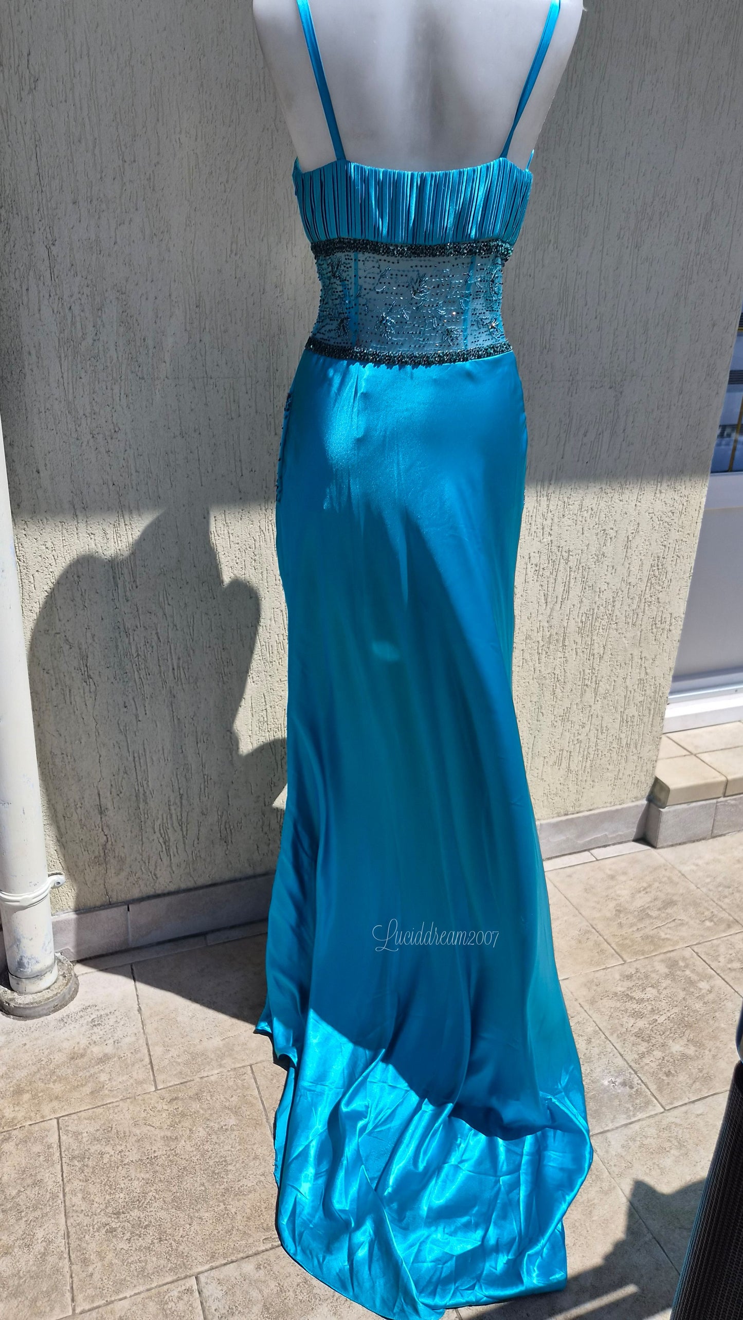 Robe maxi bleue brodée