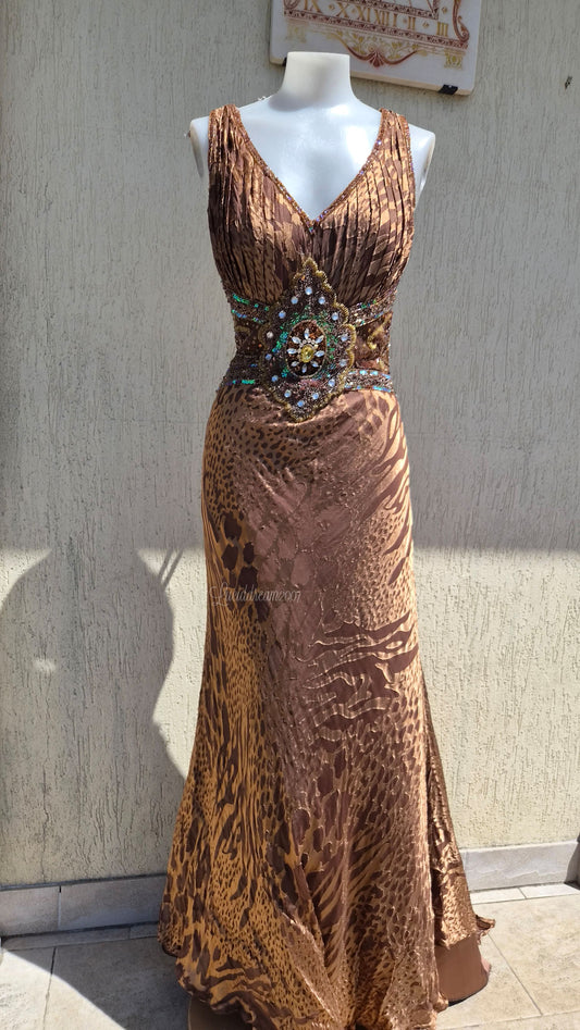 Robe marron détails brodés