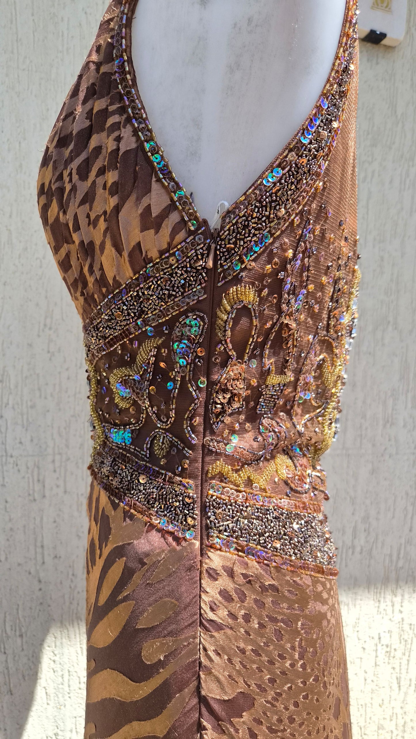 Robe marron détails brodés