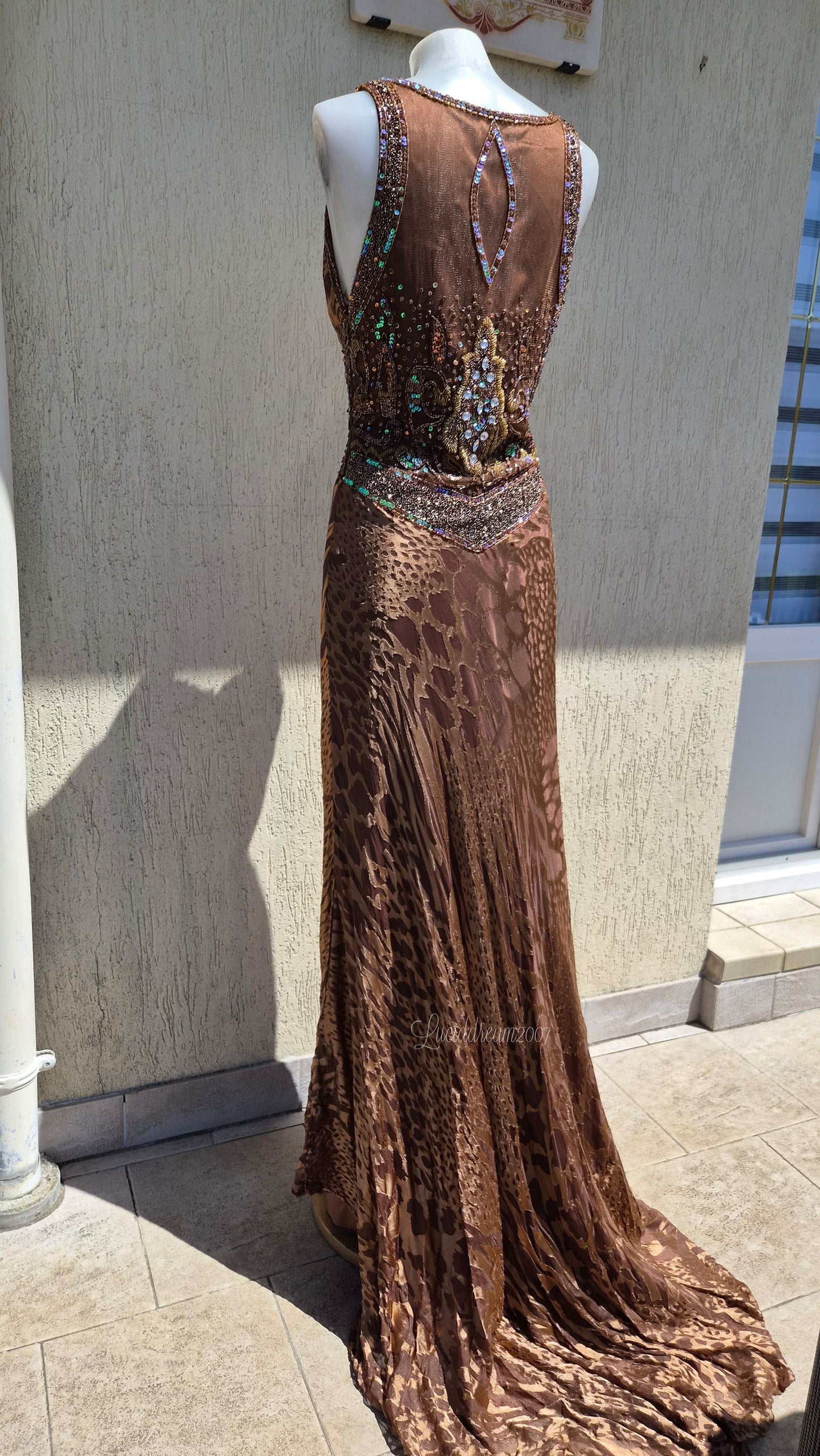 Robe marron détails brodés