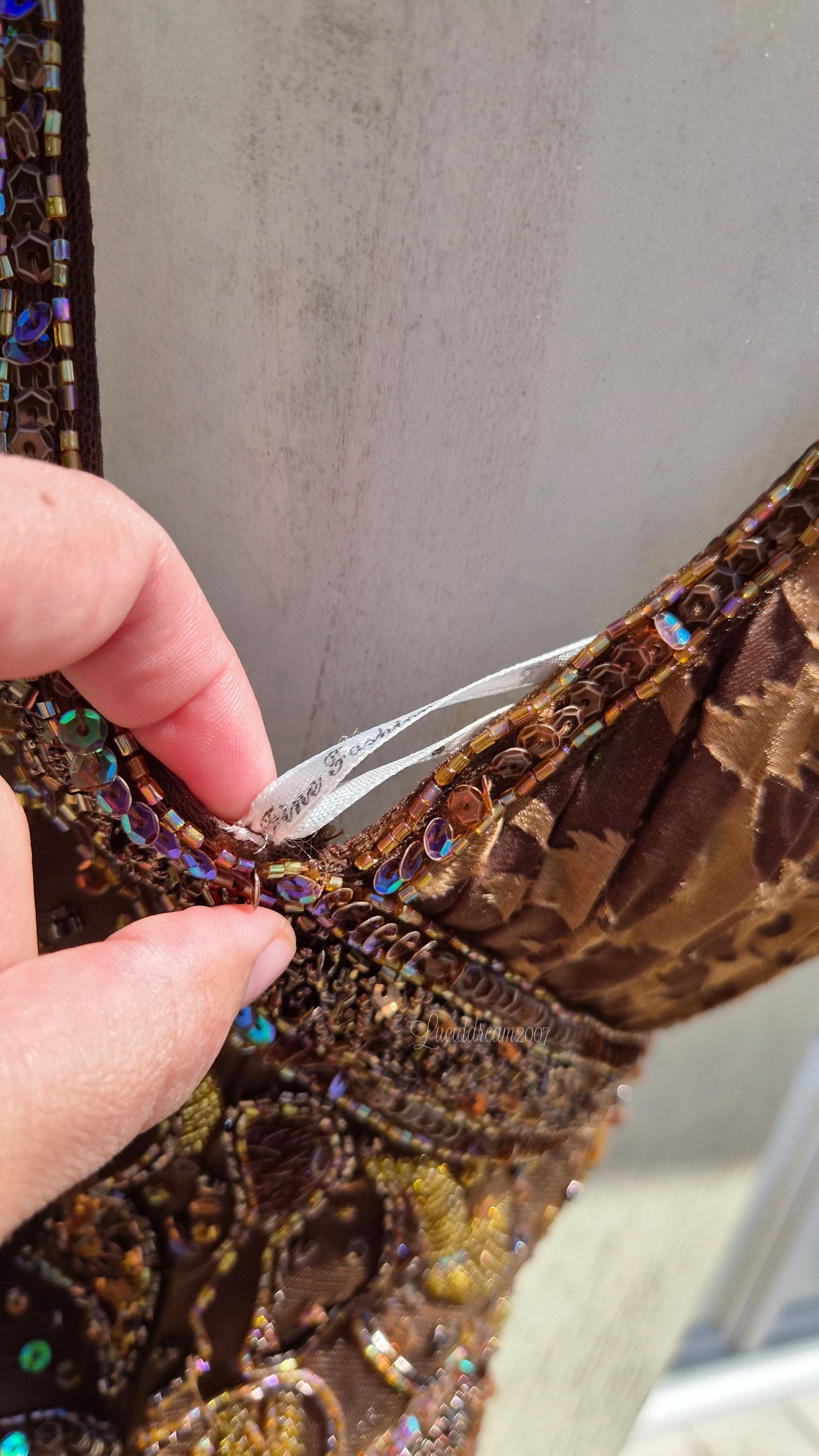 Robe marron détails brodés