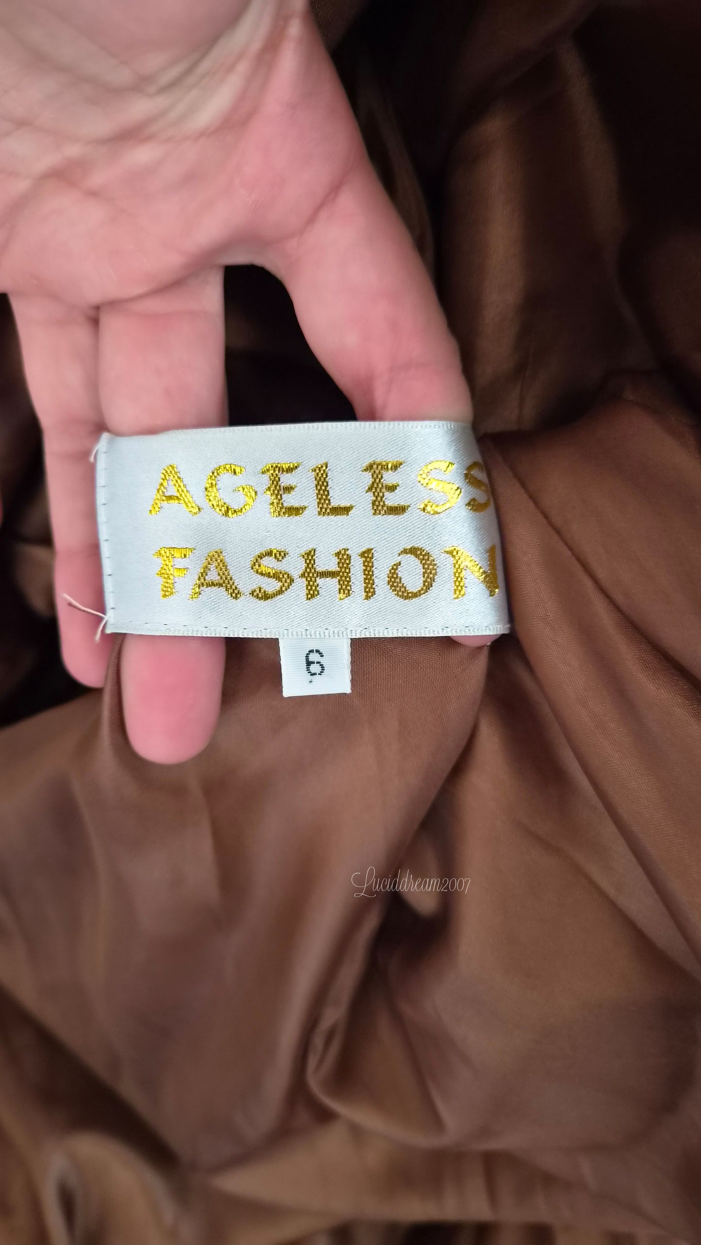 Robe marron détails brodés