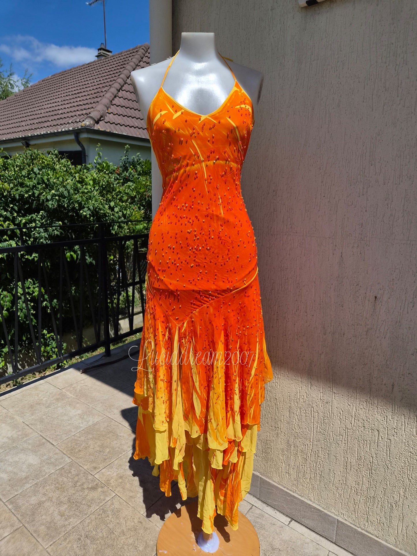 Robe dos nu orange brodée