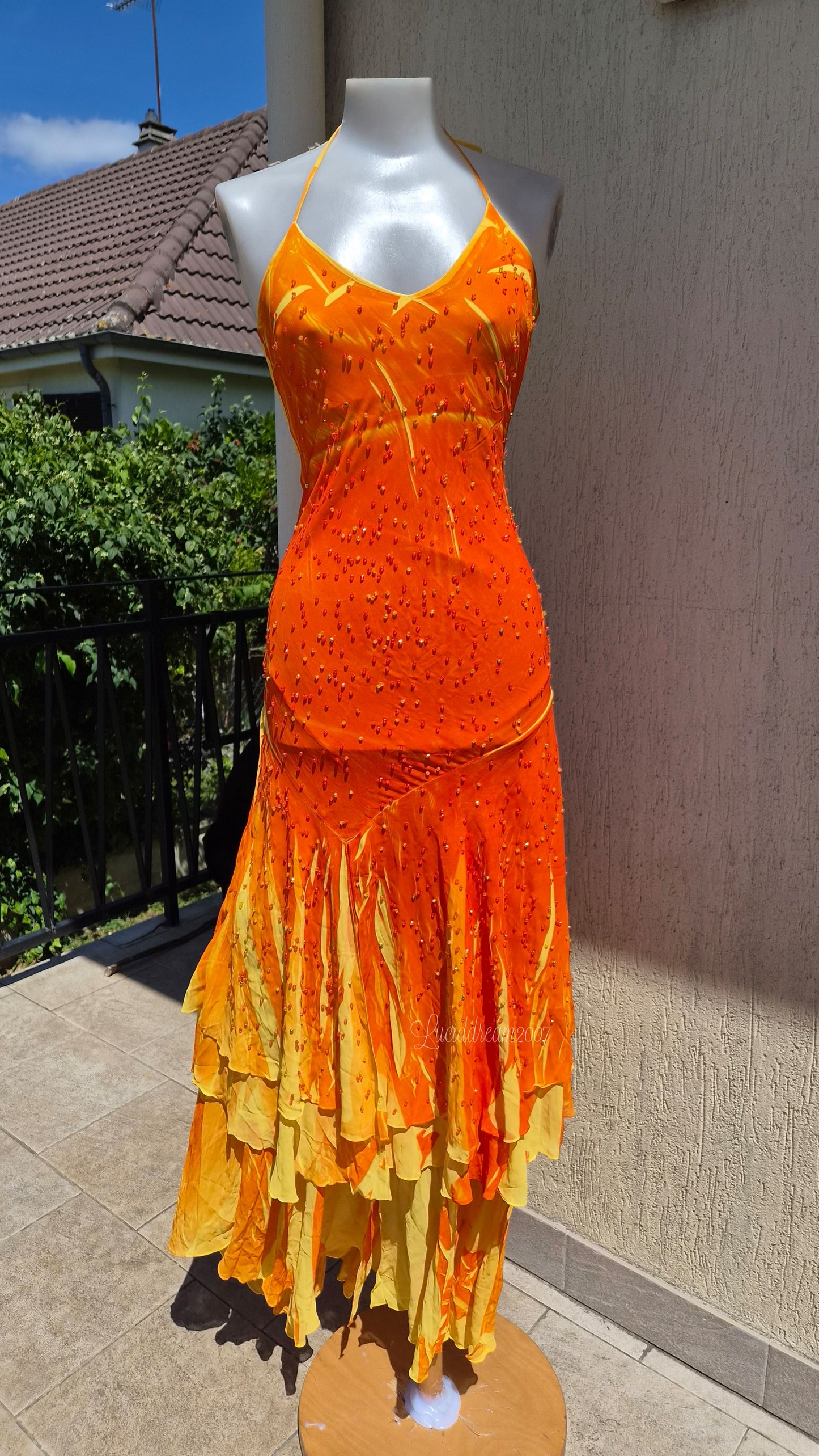 Robe dos nu orange brodée
