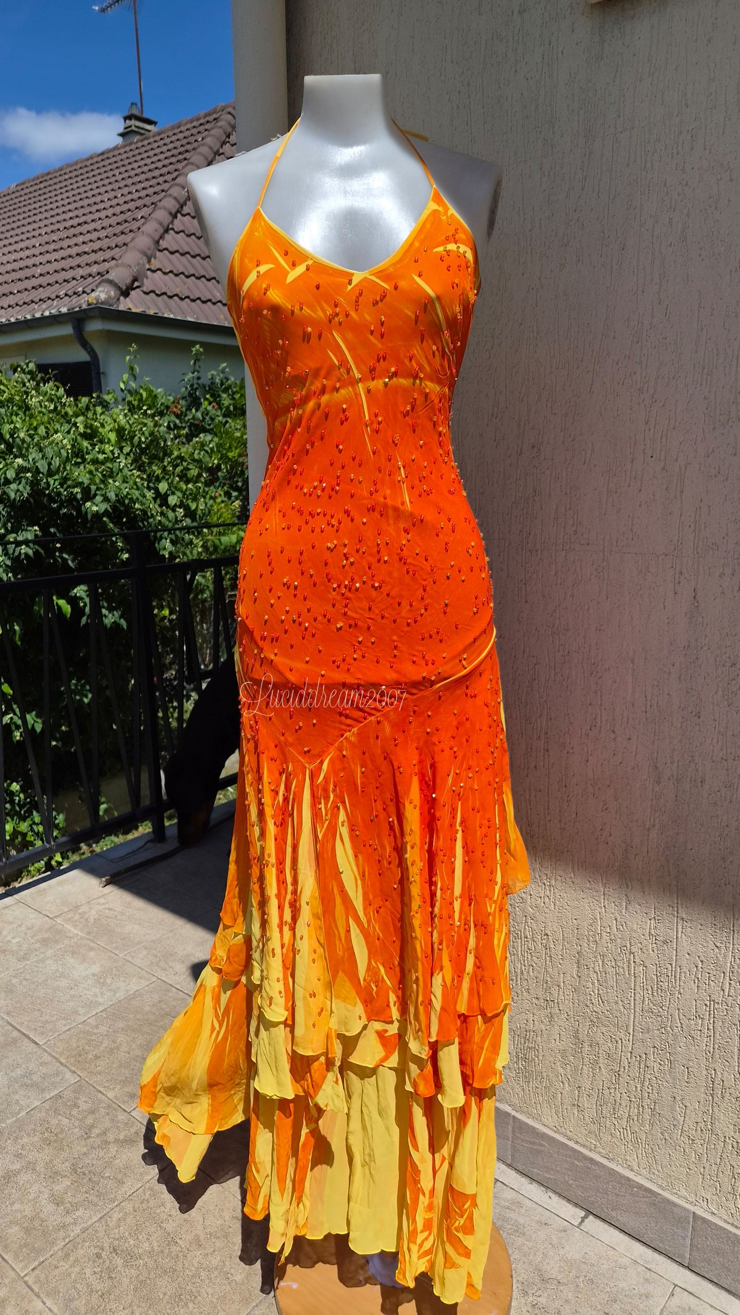 Robe dos nu orange brodée