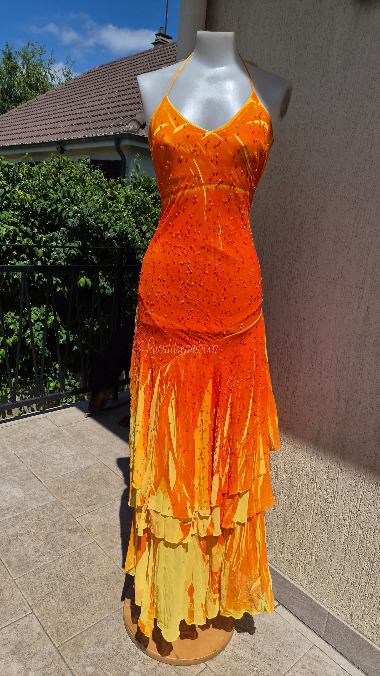 Robe dos nu orange brodée