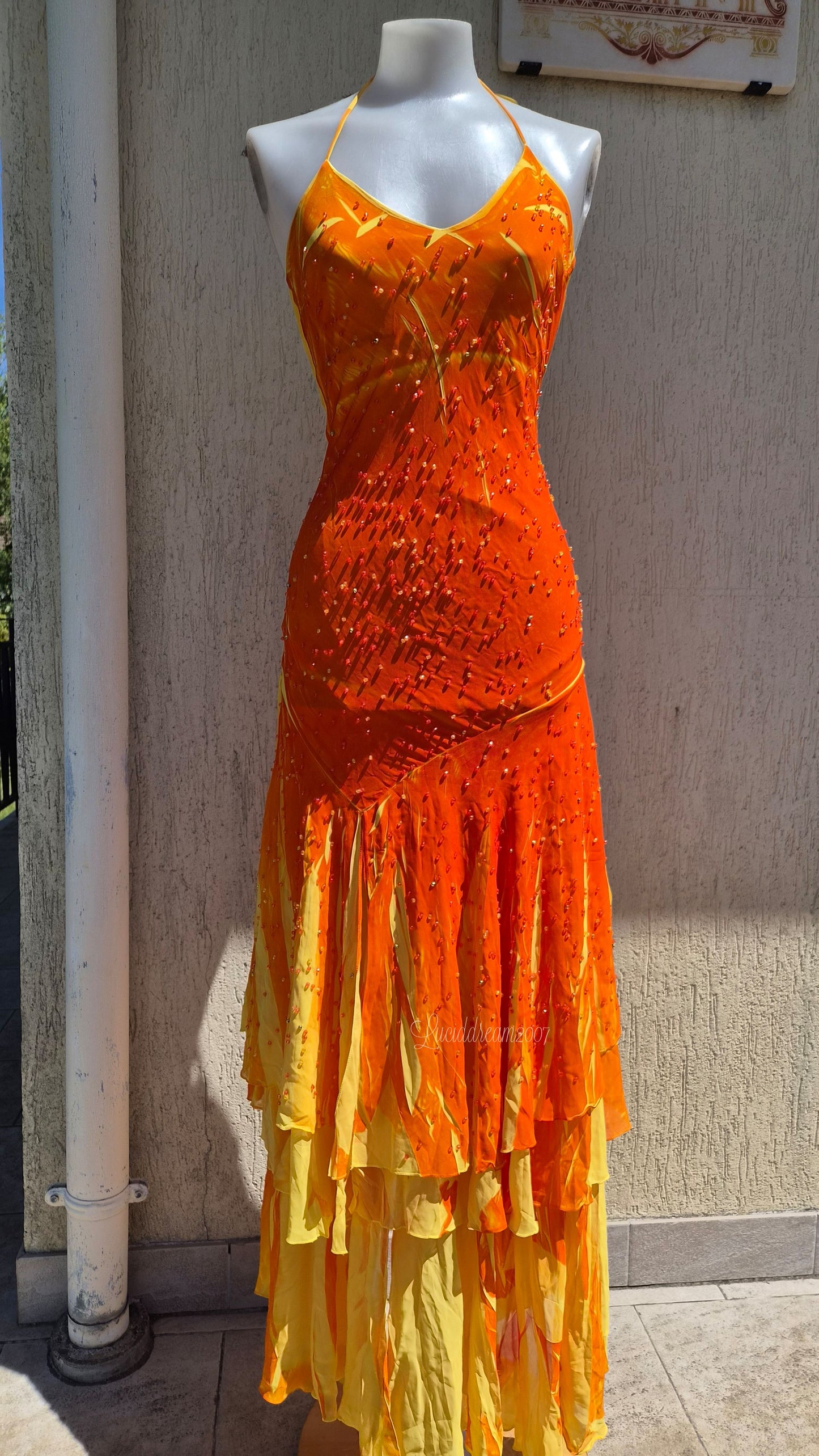 Robe dos nu orange brodée