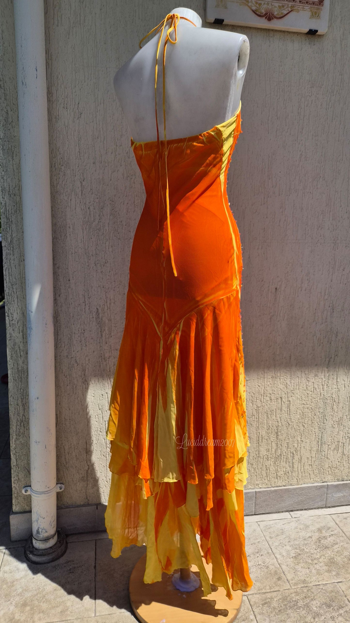 Robe dos nu orange brodée