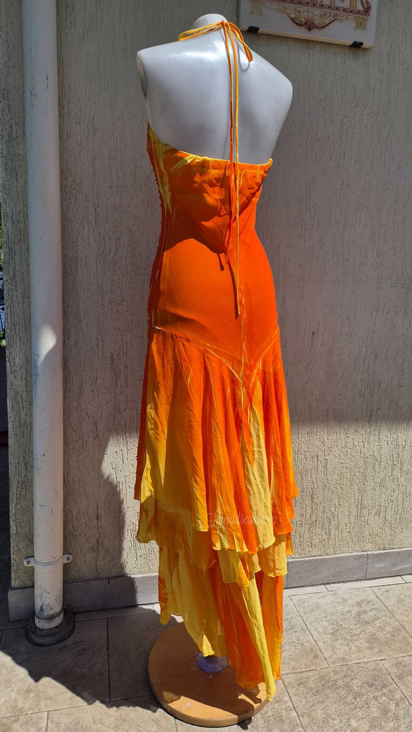 Robe dos nu orange brodée