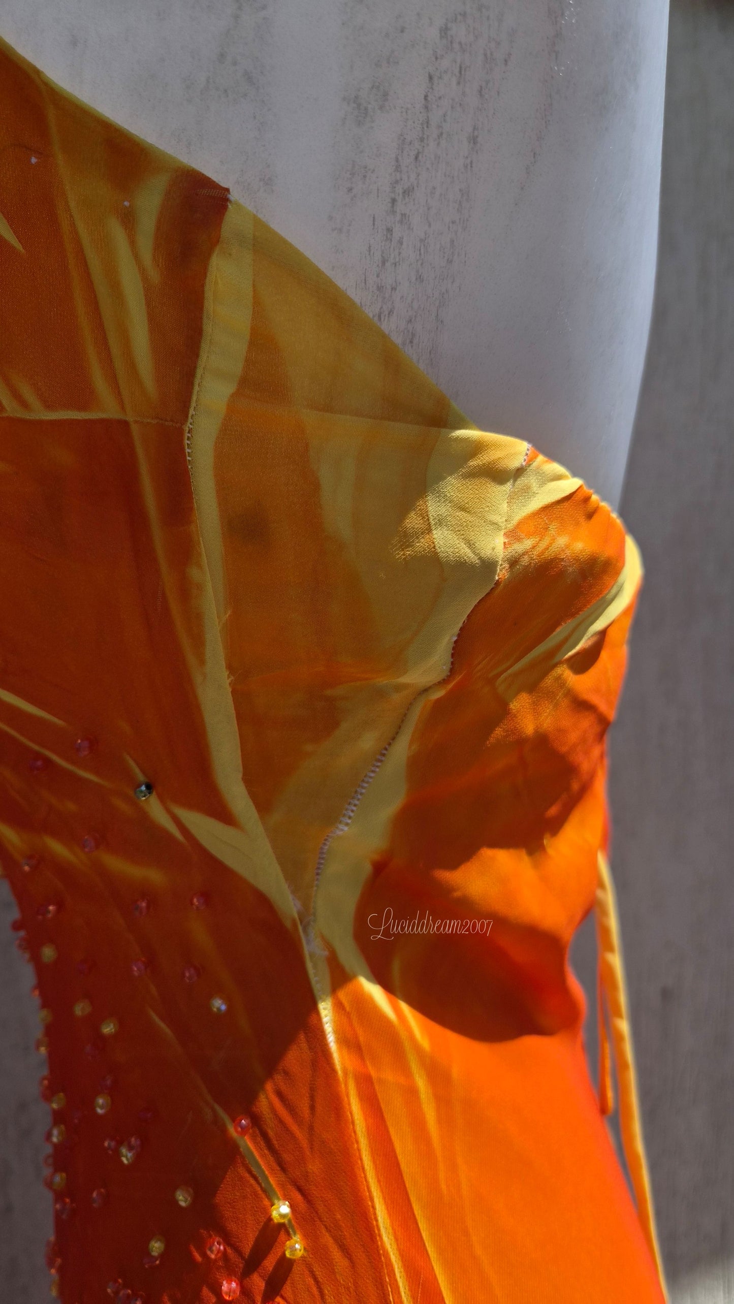 Robe dos nu orange brodée
