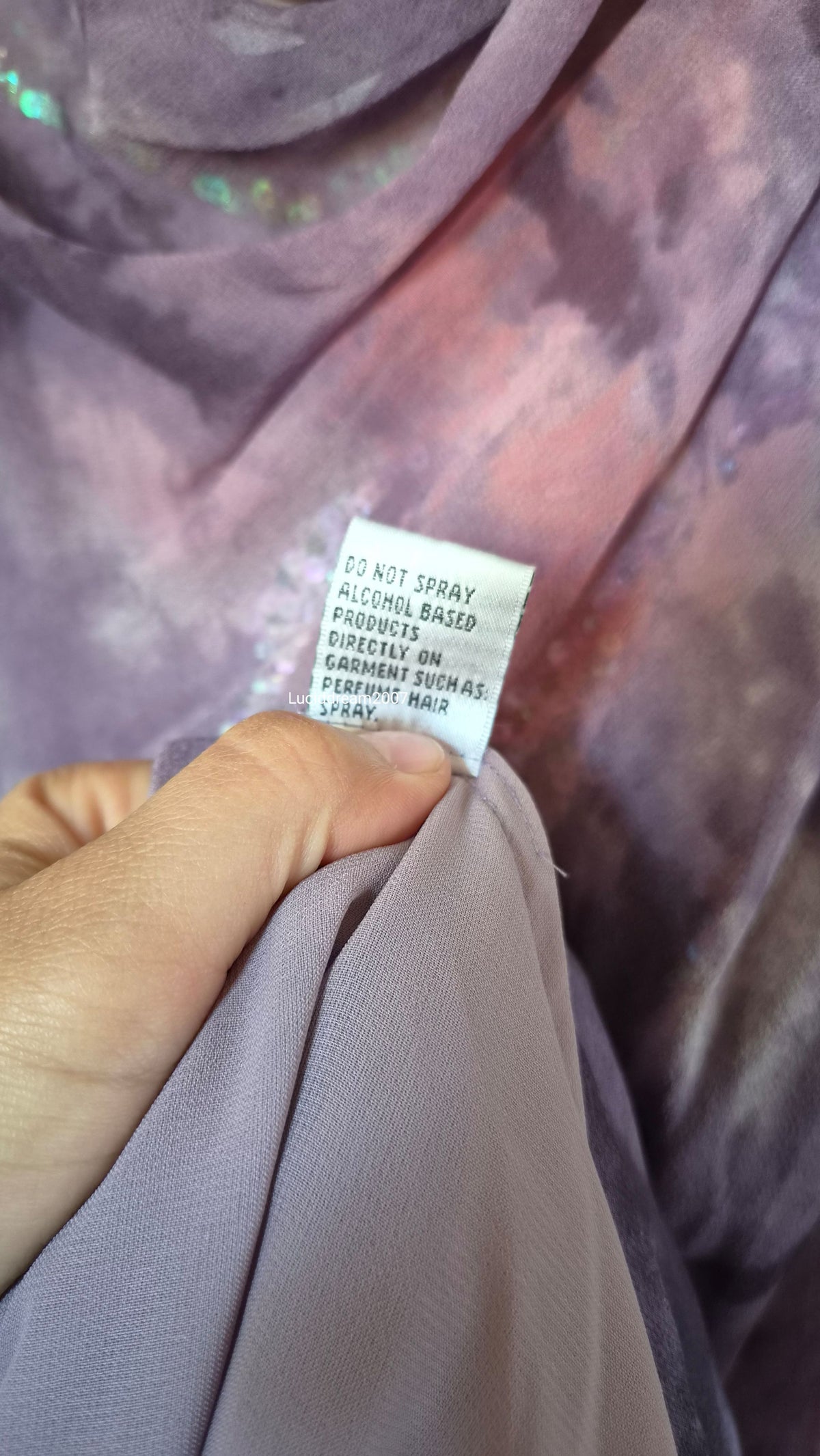 Robe en soie brodée Yve London