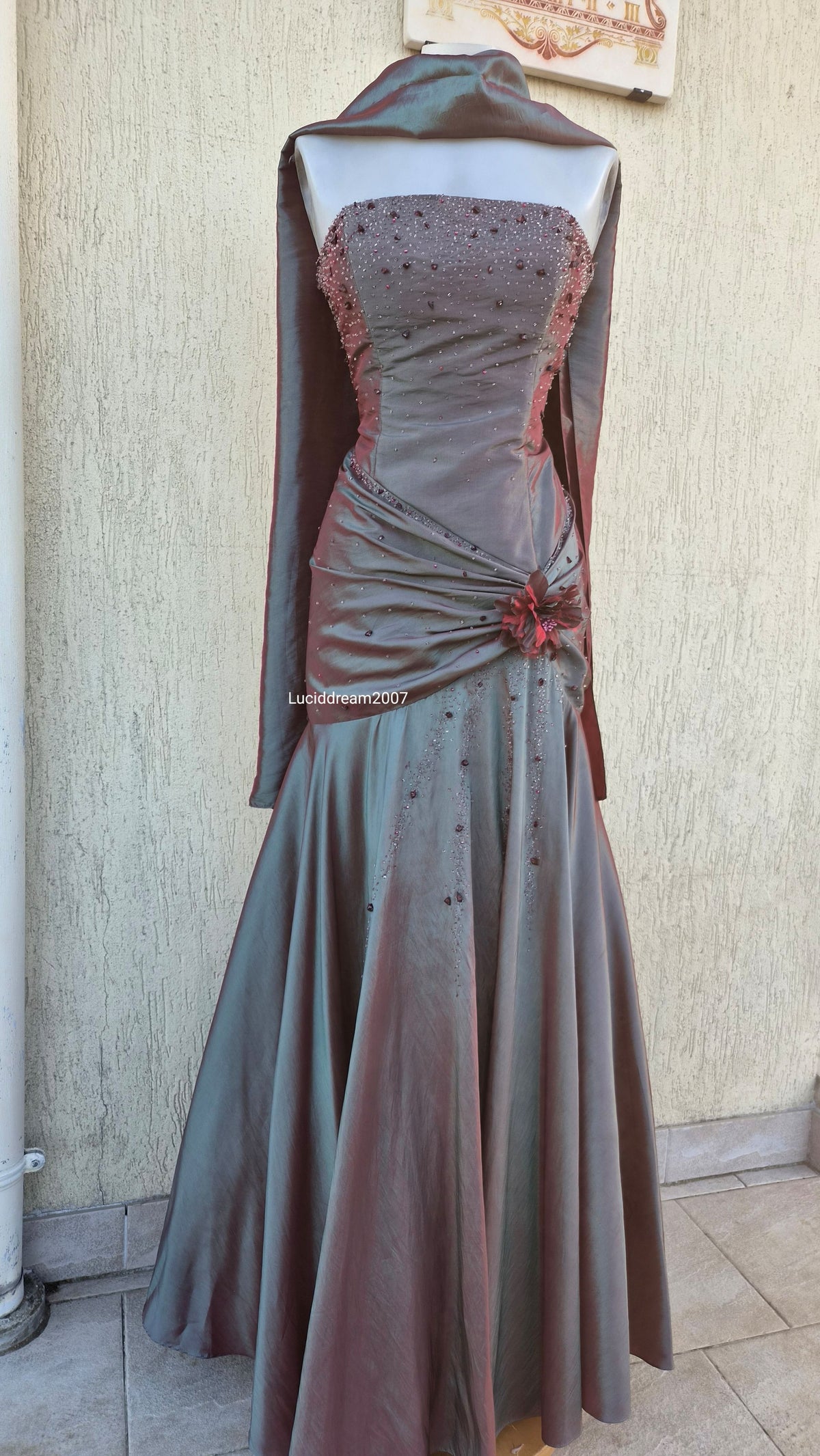 Robe bustier irisée brodée tons verts