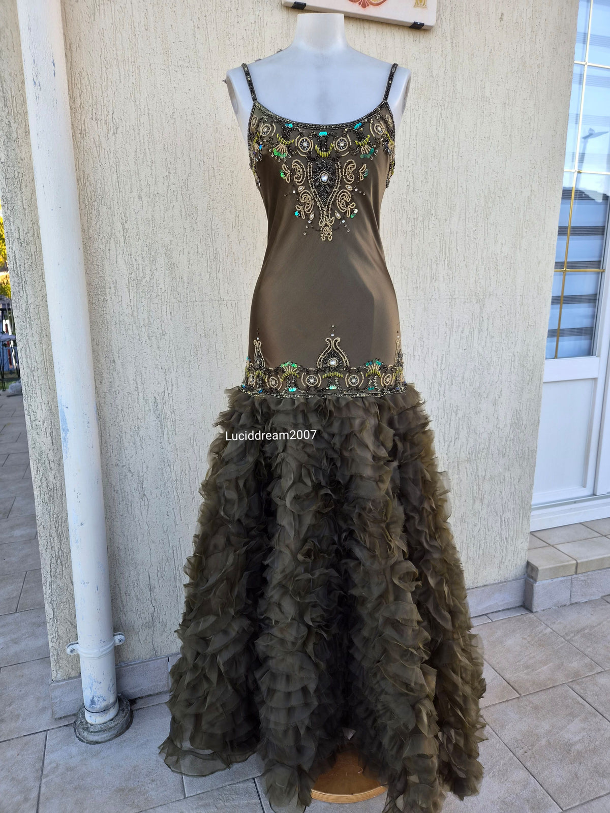 Robe verte brodée dropwaist