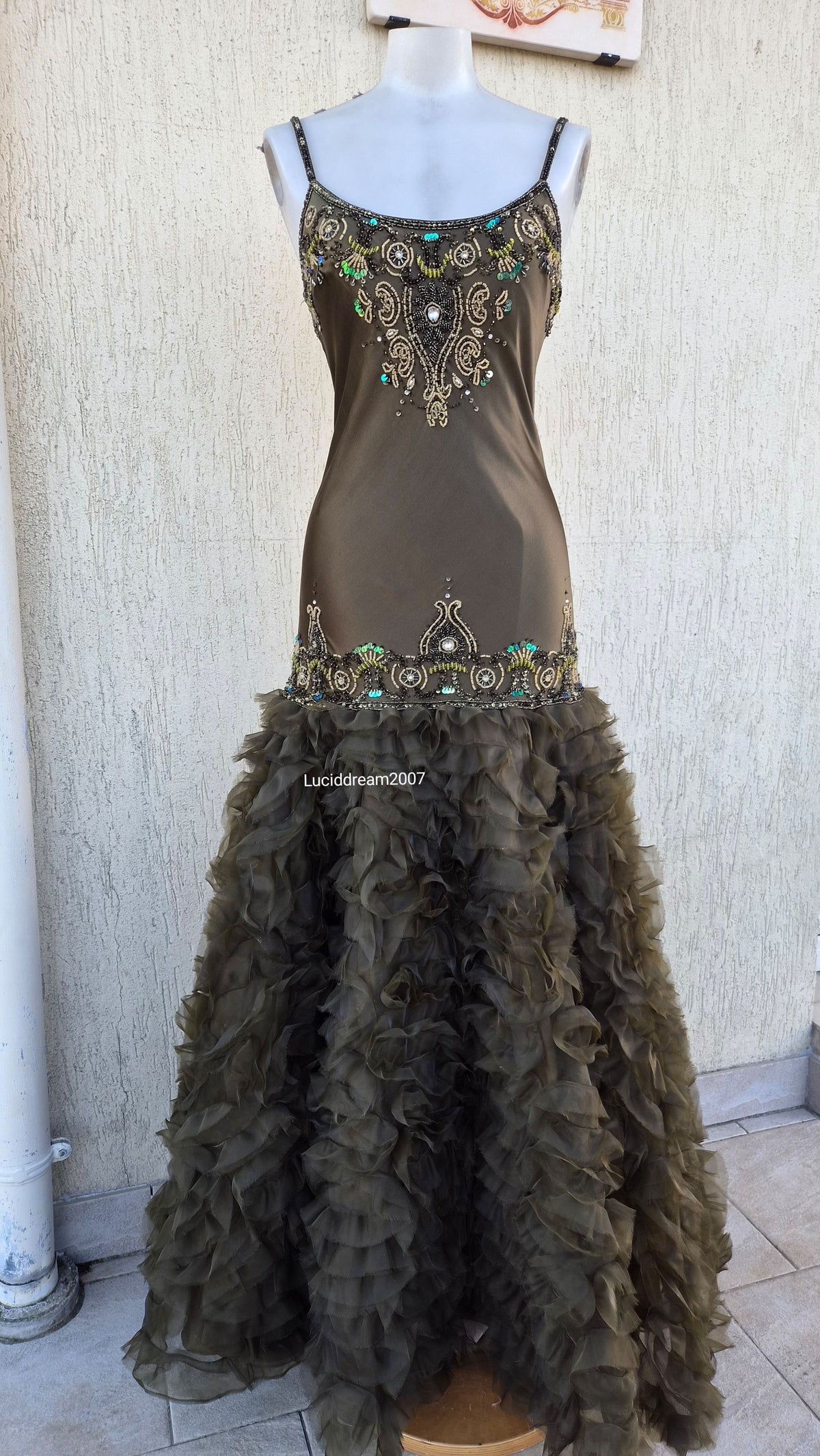 Robe verte brodée dropwaist