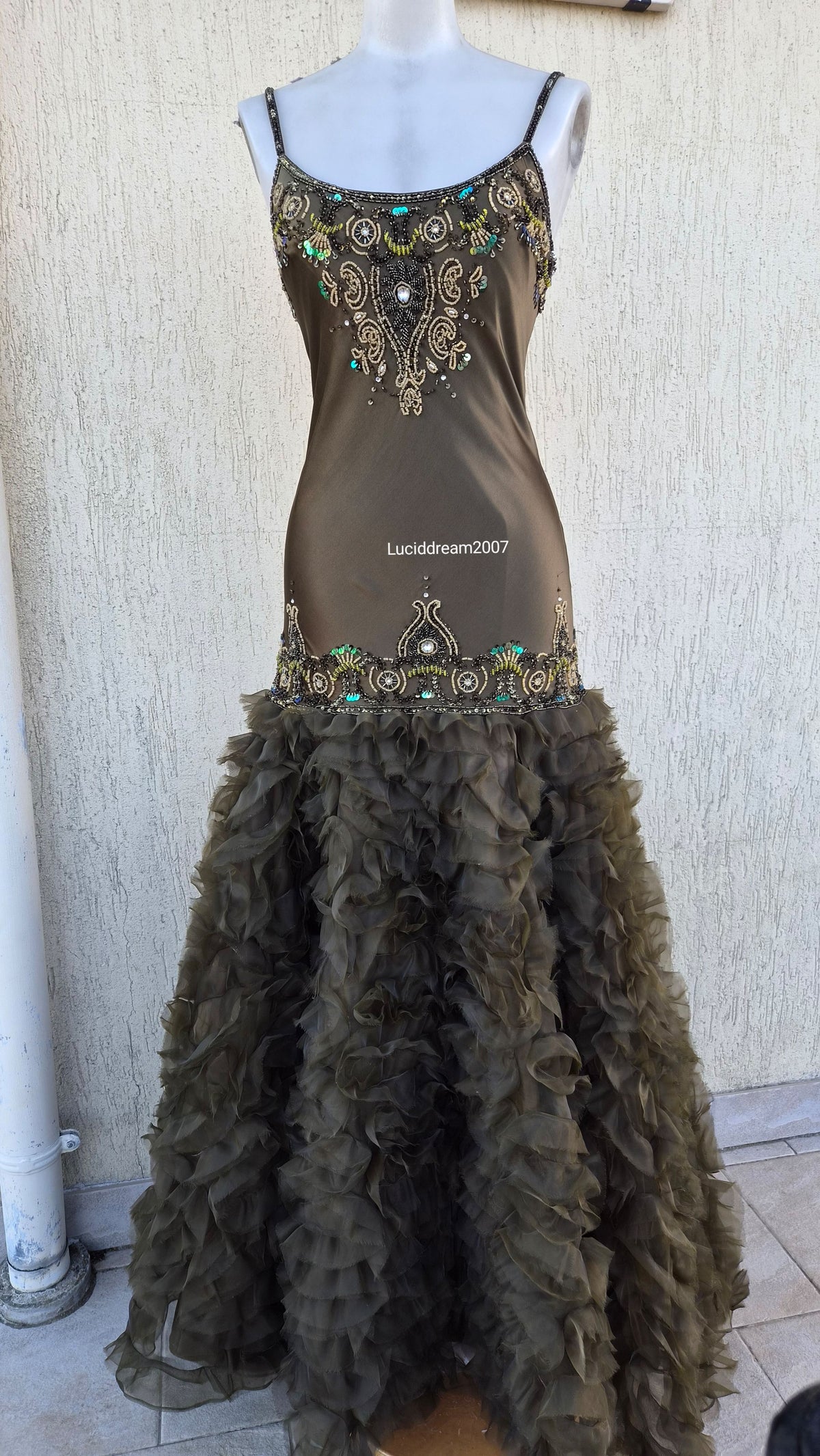 Robe verte brodée dropwaist