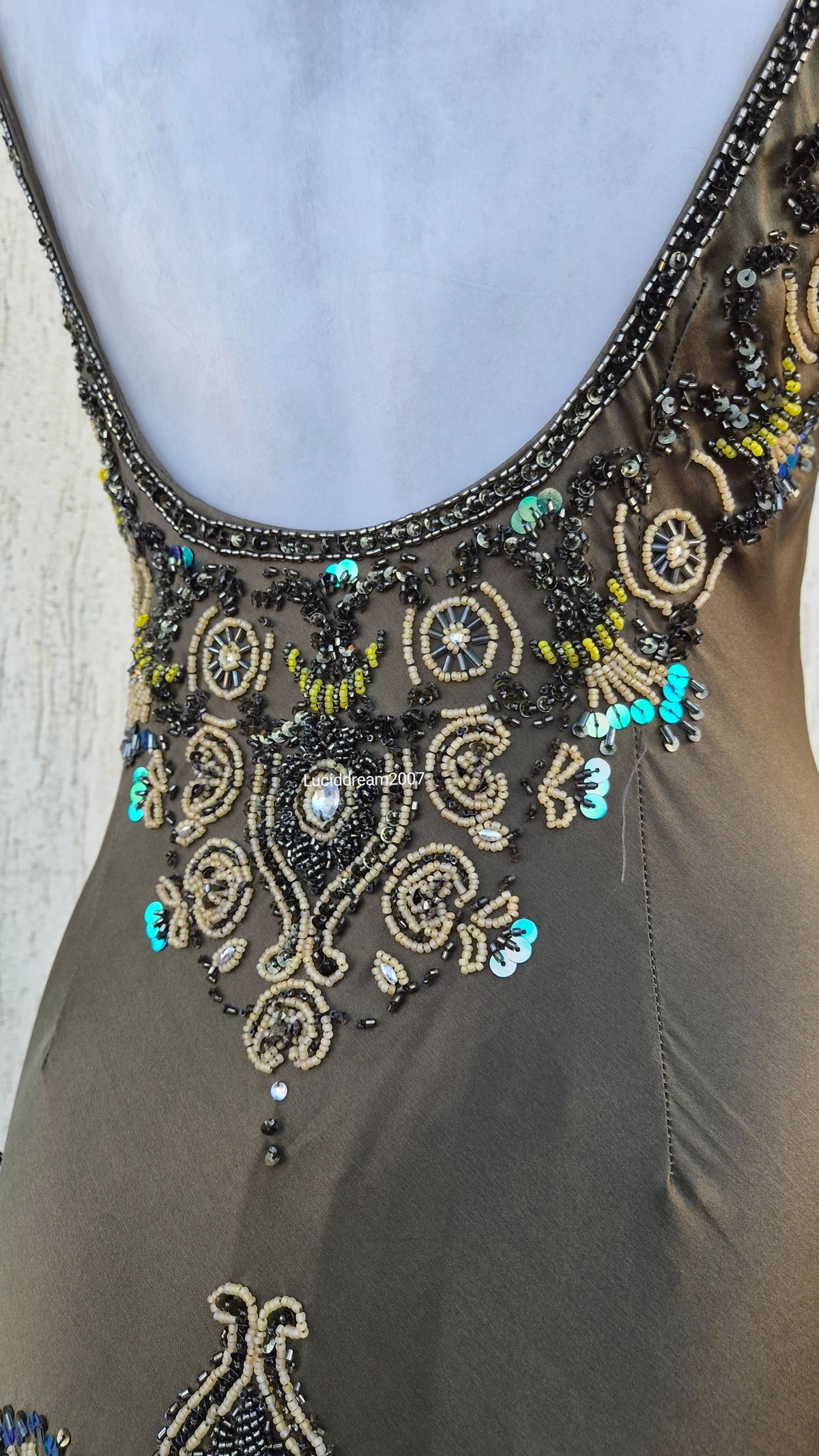 Robe verte brodée dropwaist