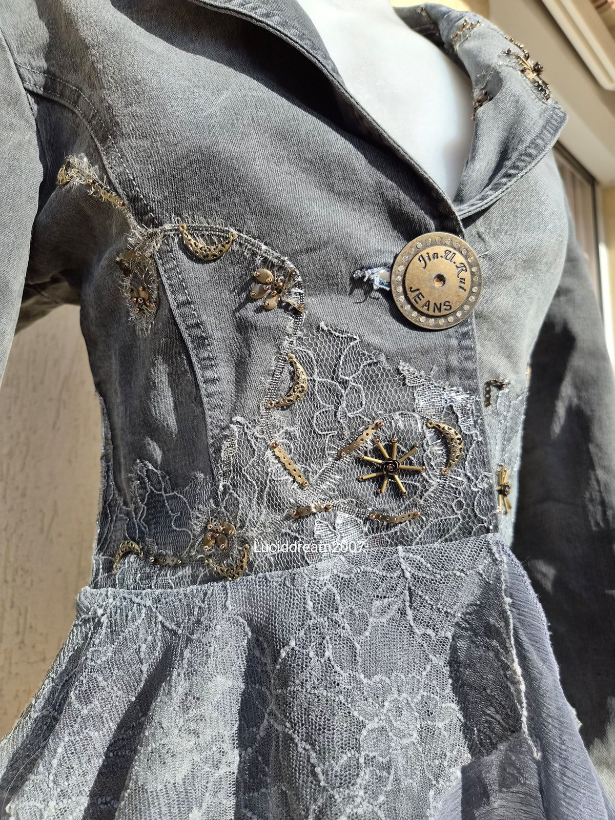Veste en denim gris brodé