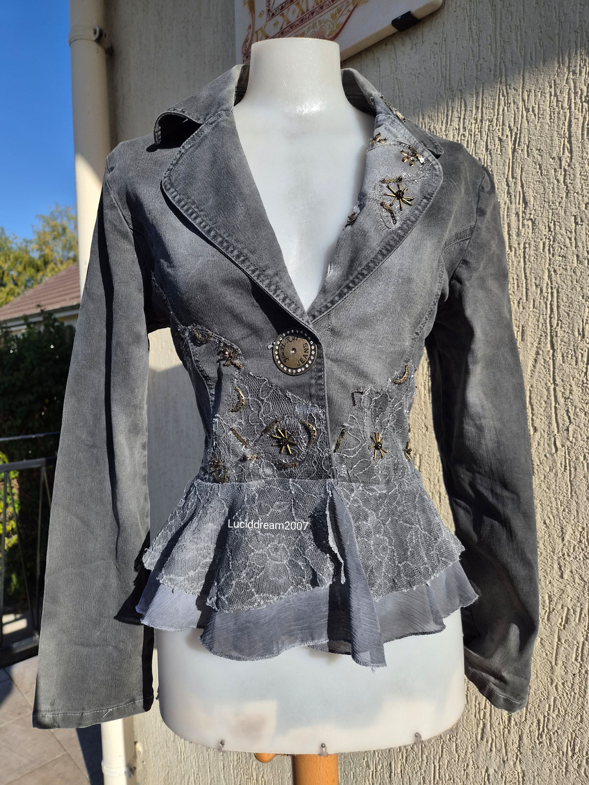 Veste en denim gris brodé