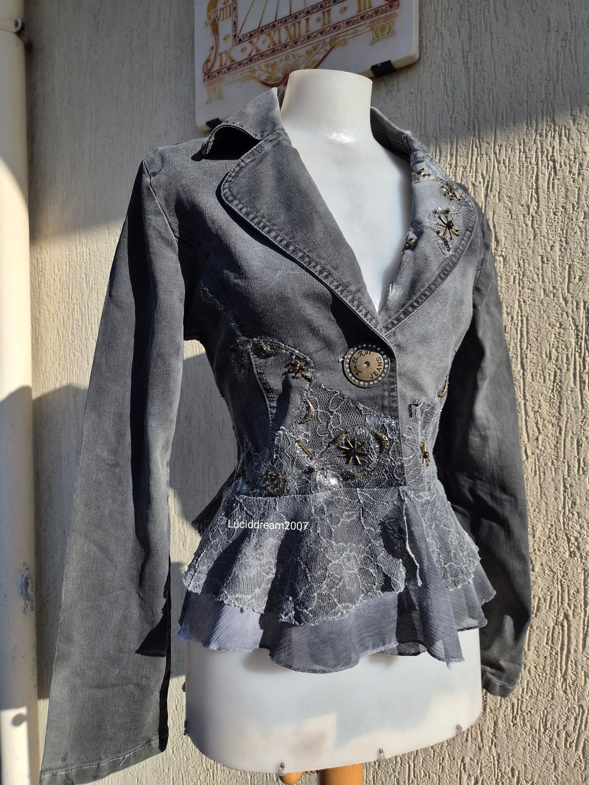 Veste en denim gris brodé