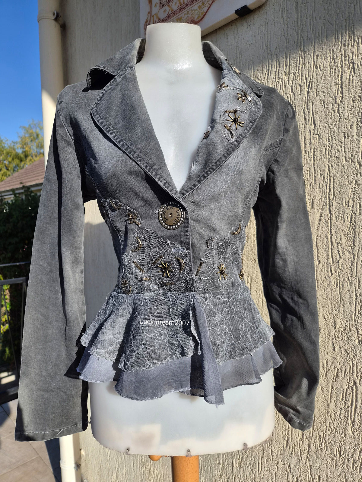 Veste en denim gris brodé