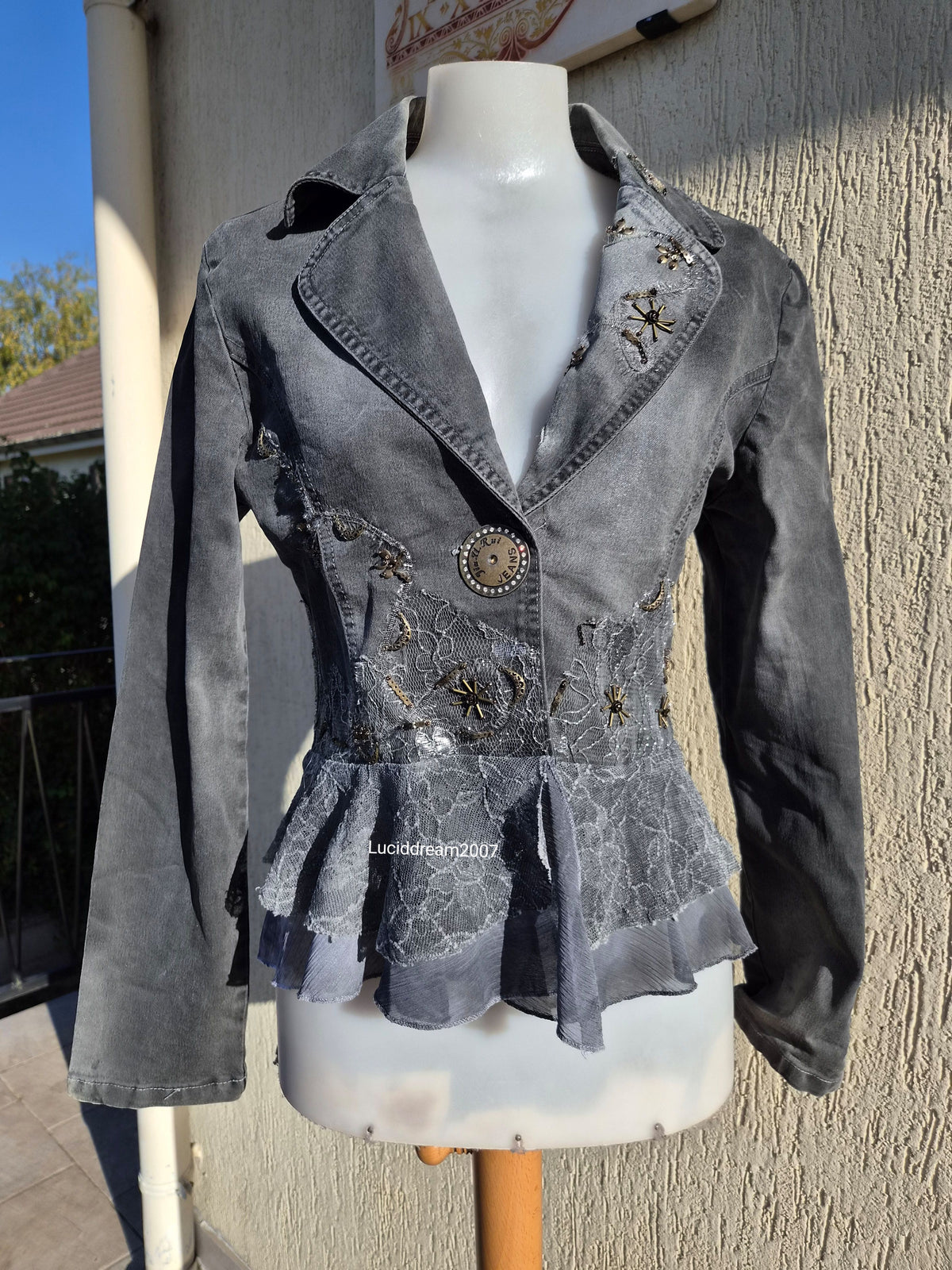 Veste en denim gris brodé