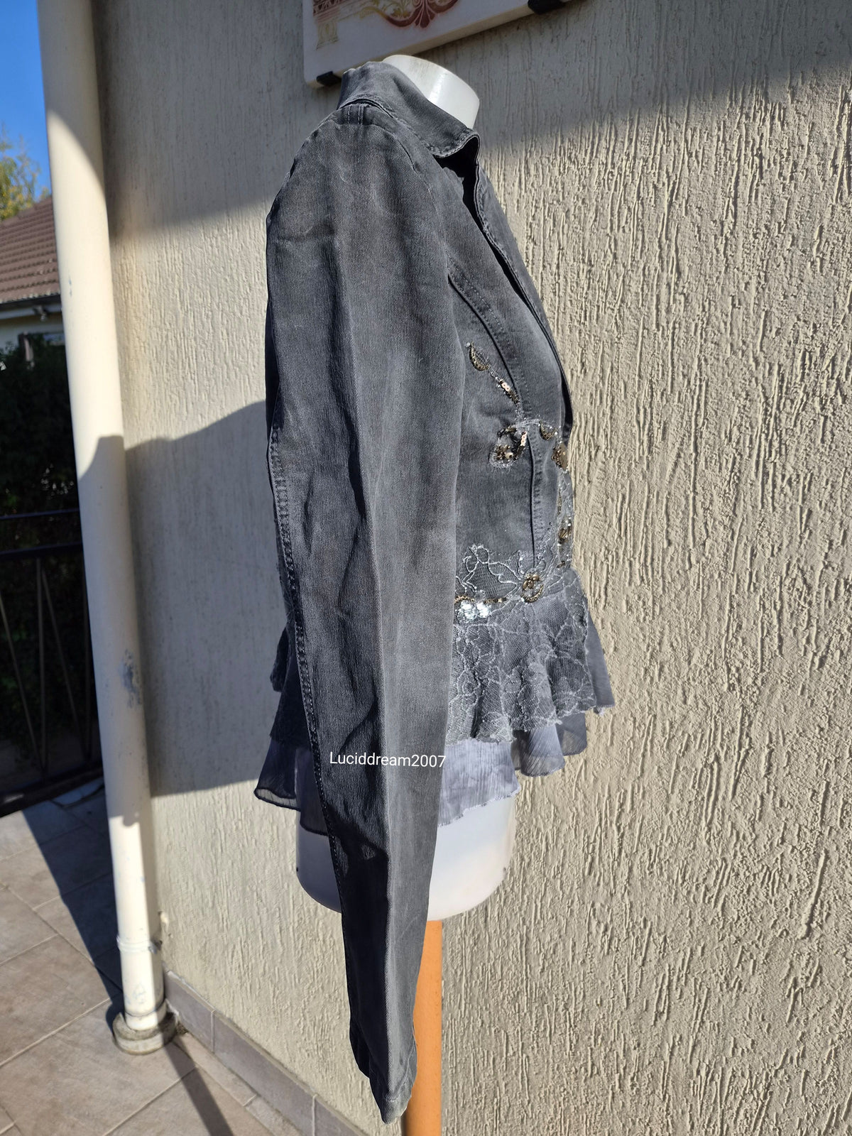 Veste en denim gris brodé
