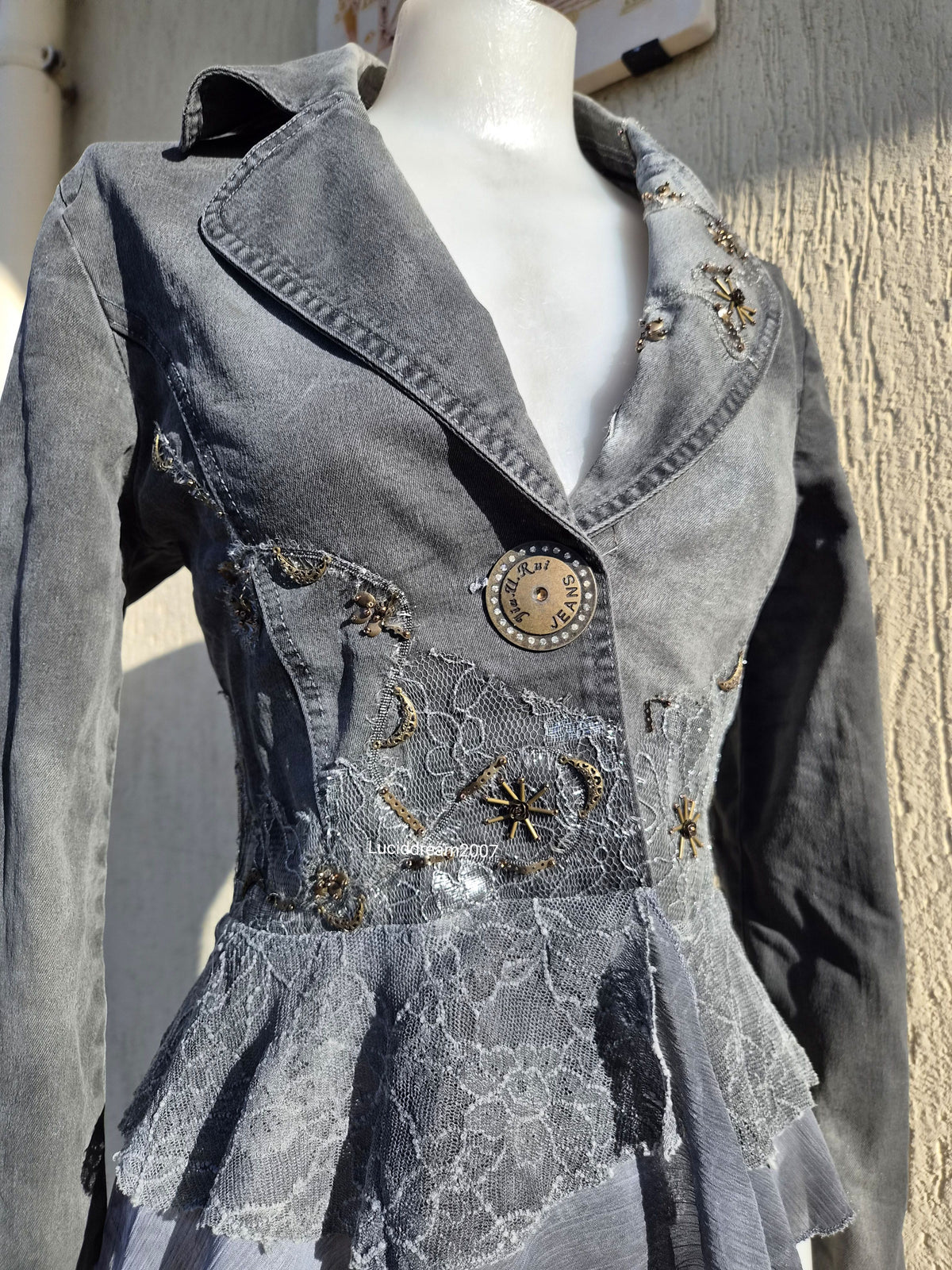 Veste en denim gris brodé