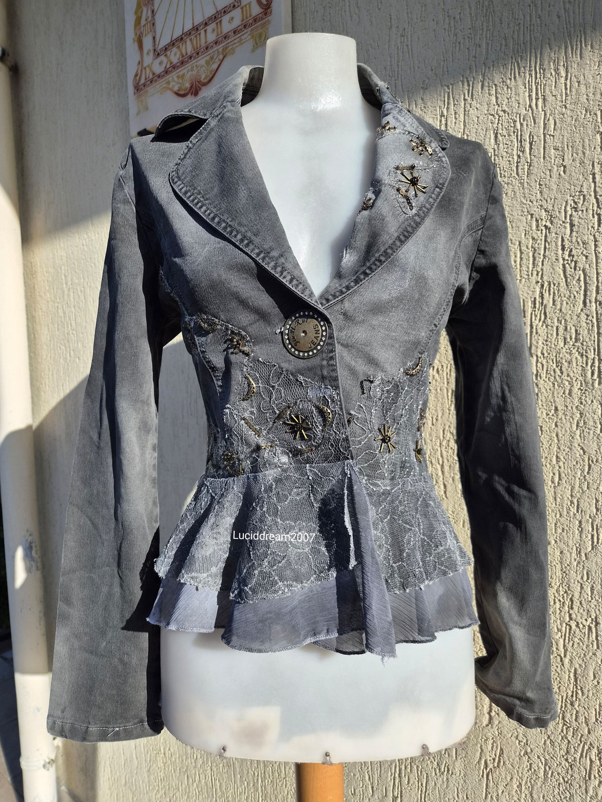 Veste en denim gris brodé