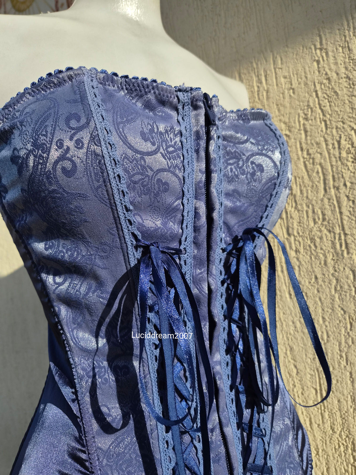Bustier esprit corset bleu