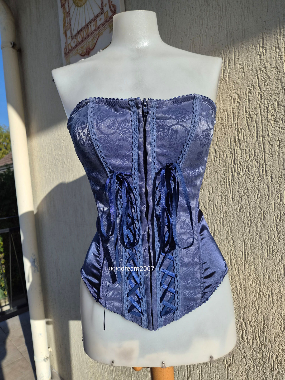 Bustier esprit corset bleu
