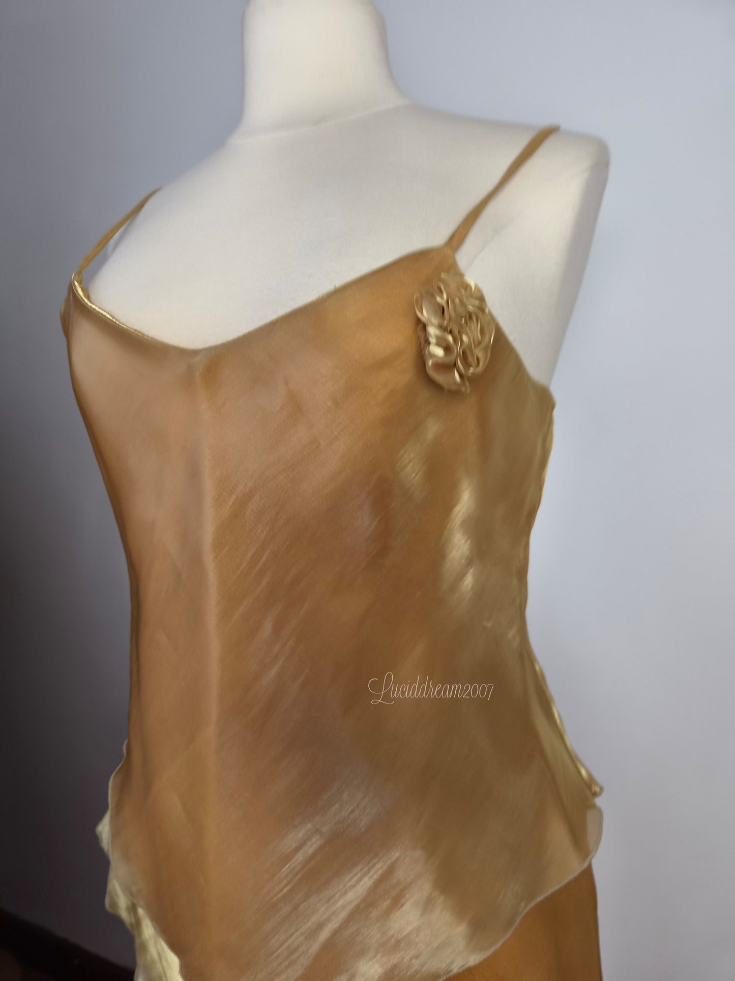Ensemble en voile jaune avec foulard