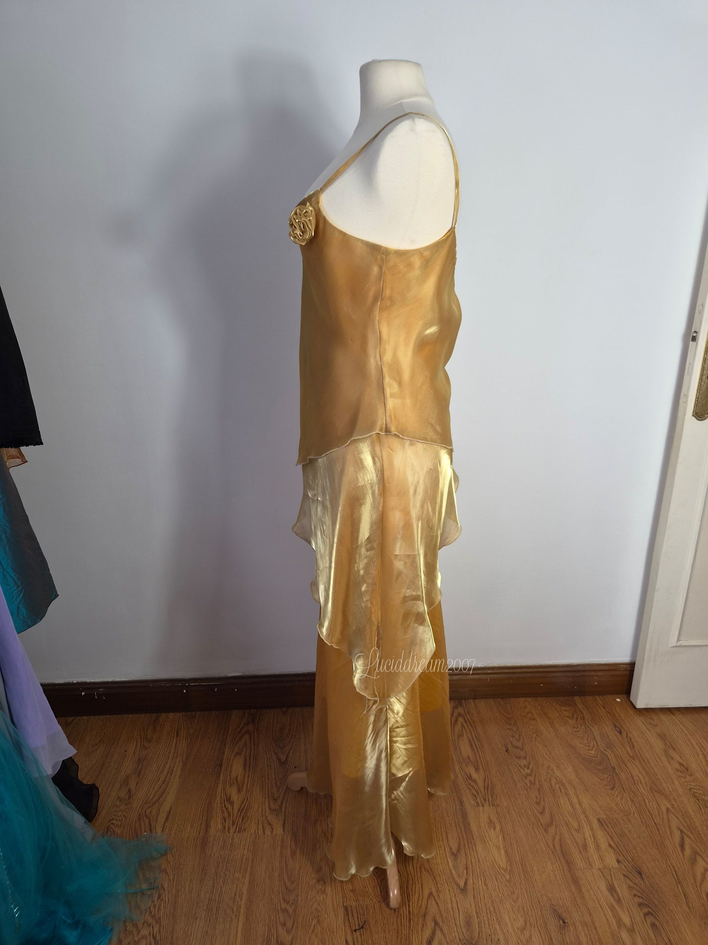 Ensemble en voile jaune avec foulard