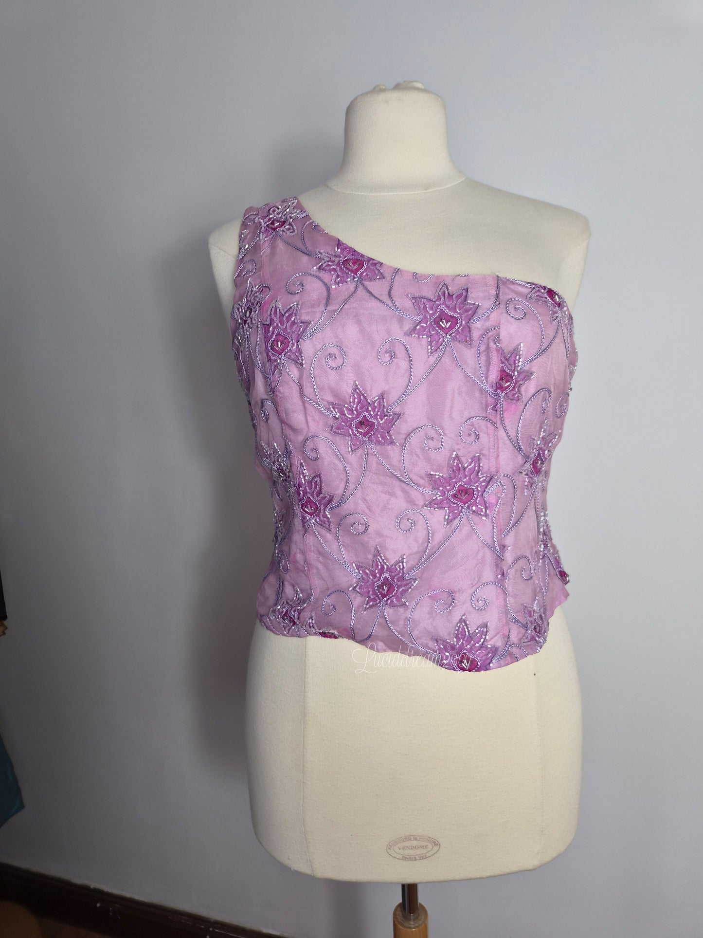 Haut asymétrique brodé lila
