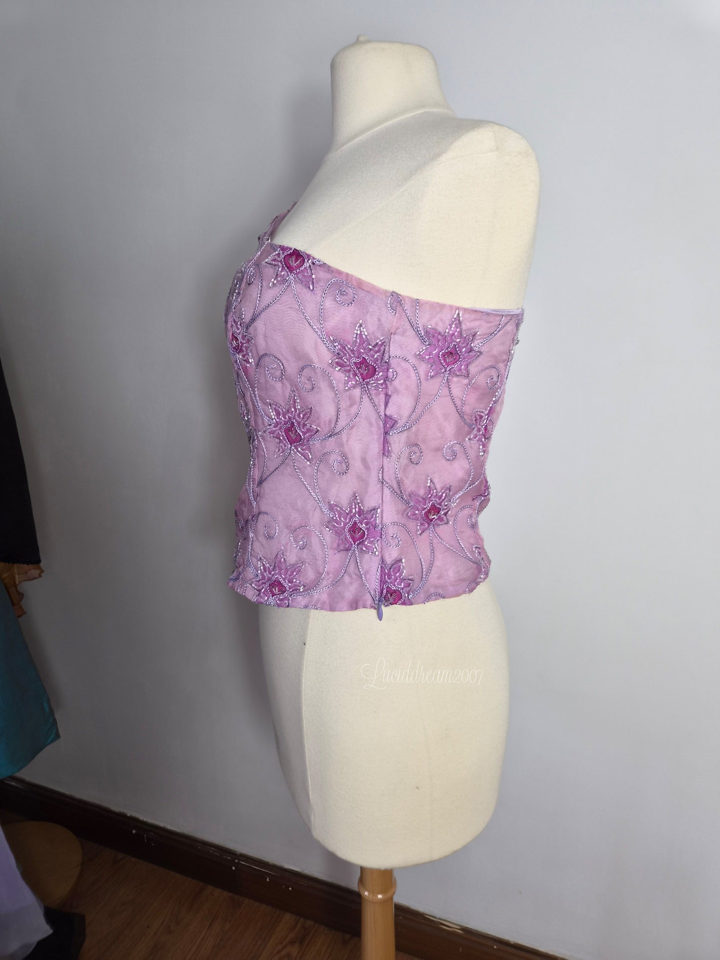 Haut asymétrique brodé lila