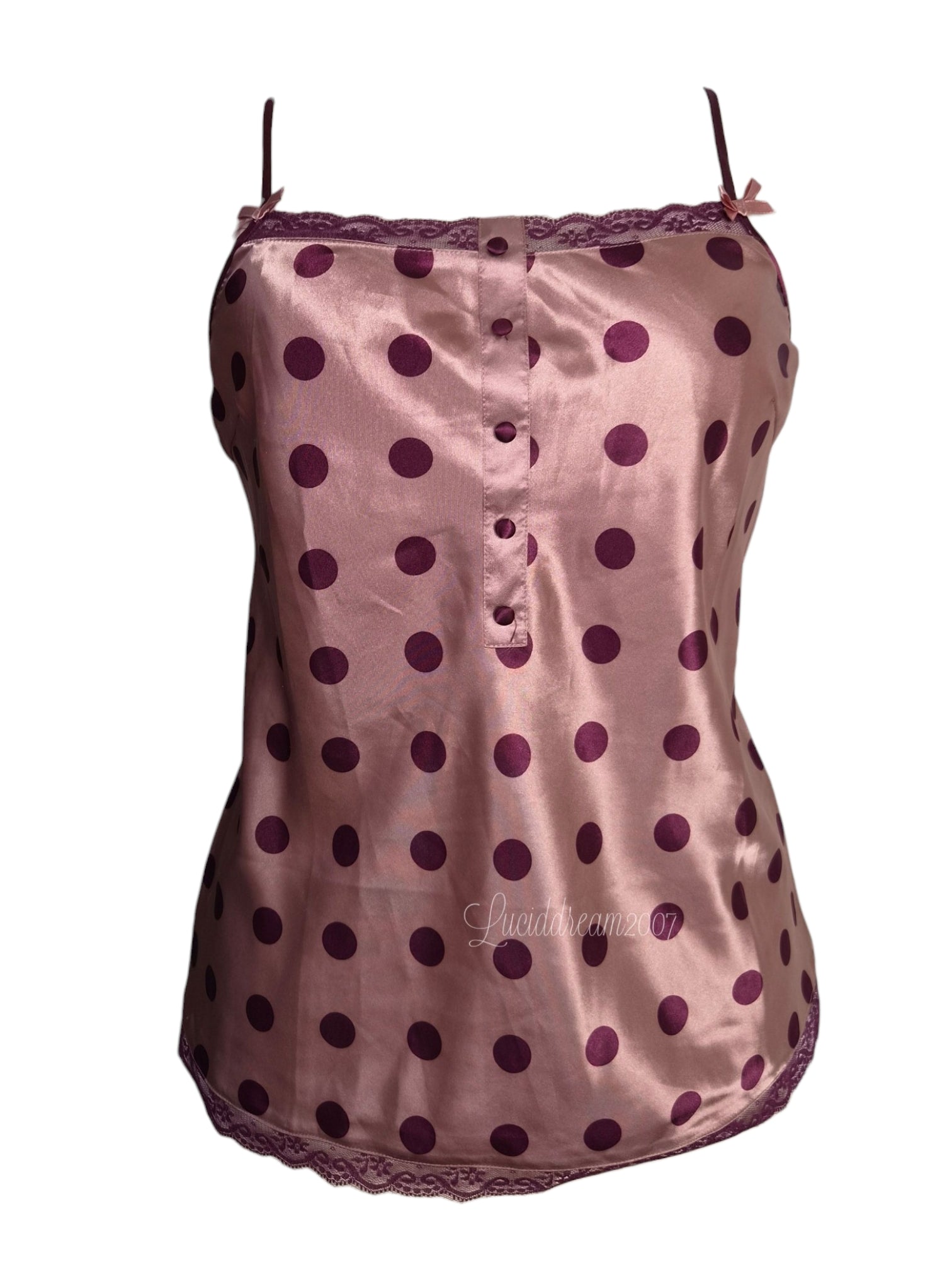 Haut lingerie satiné vintage. Avec des détails e pois et dentelle; Dans le pur style coquette.