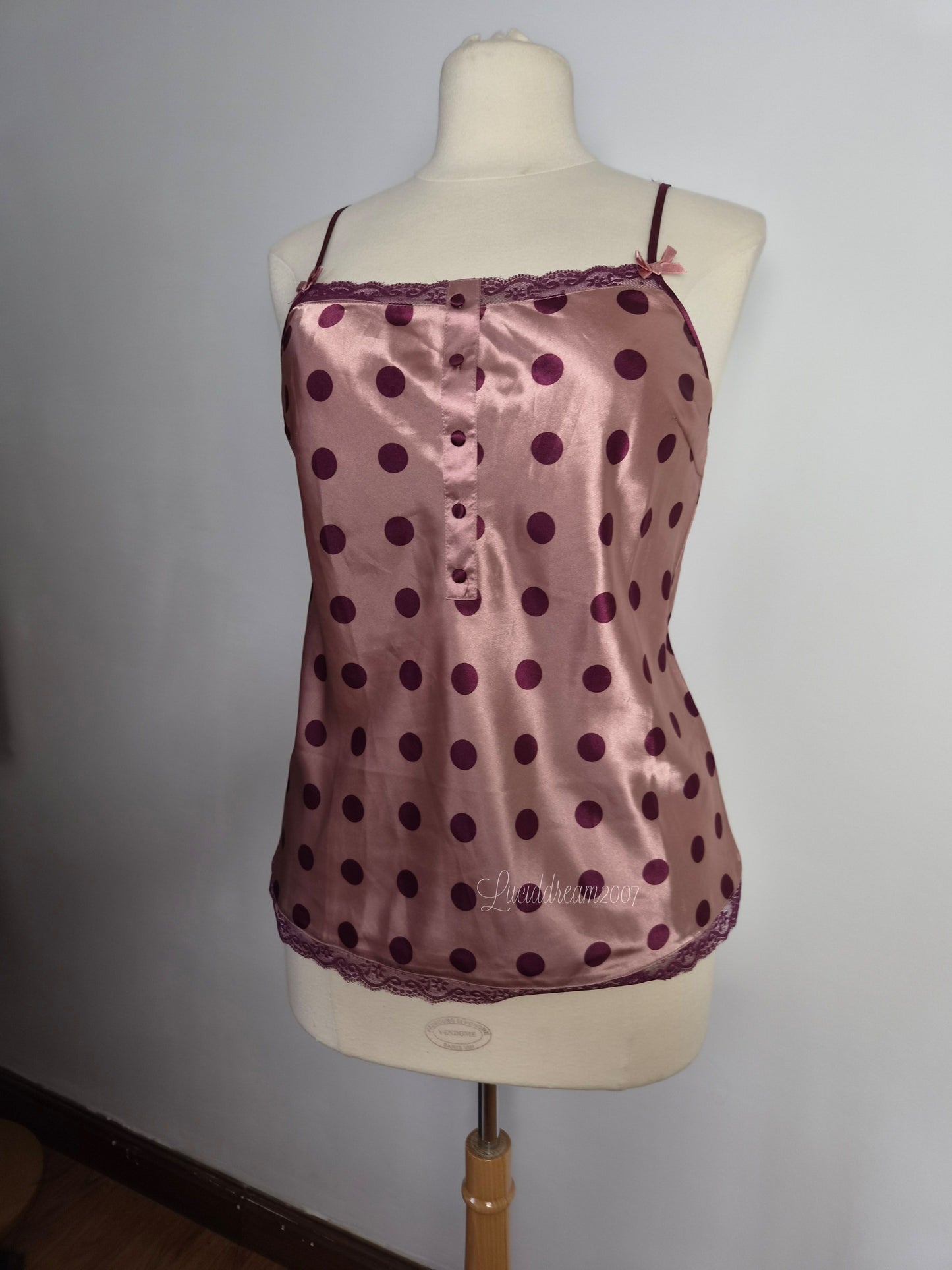 Haut satiné rose à pois