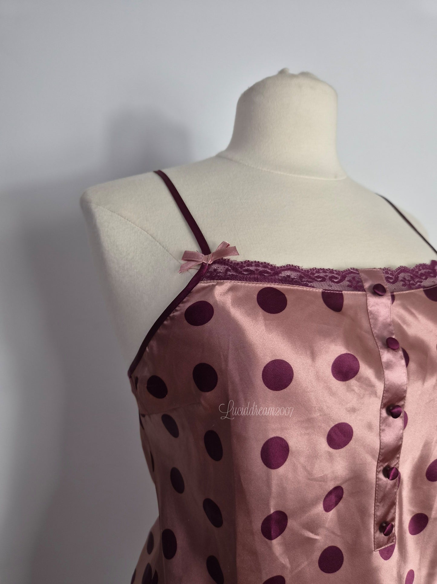 Haut satiné rose à pois