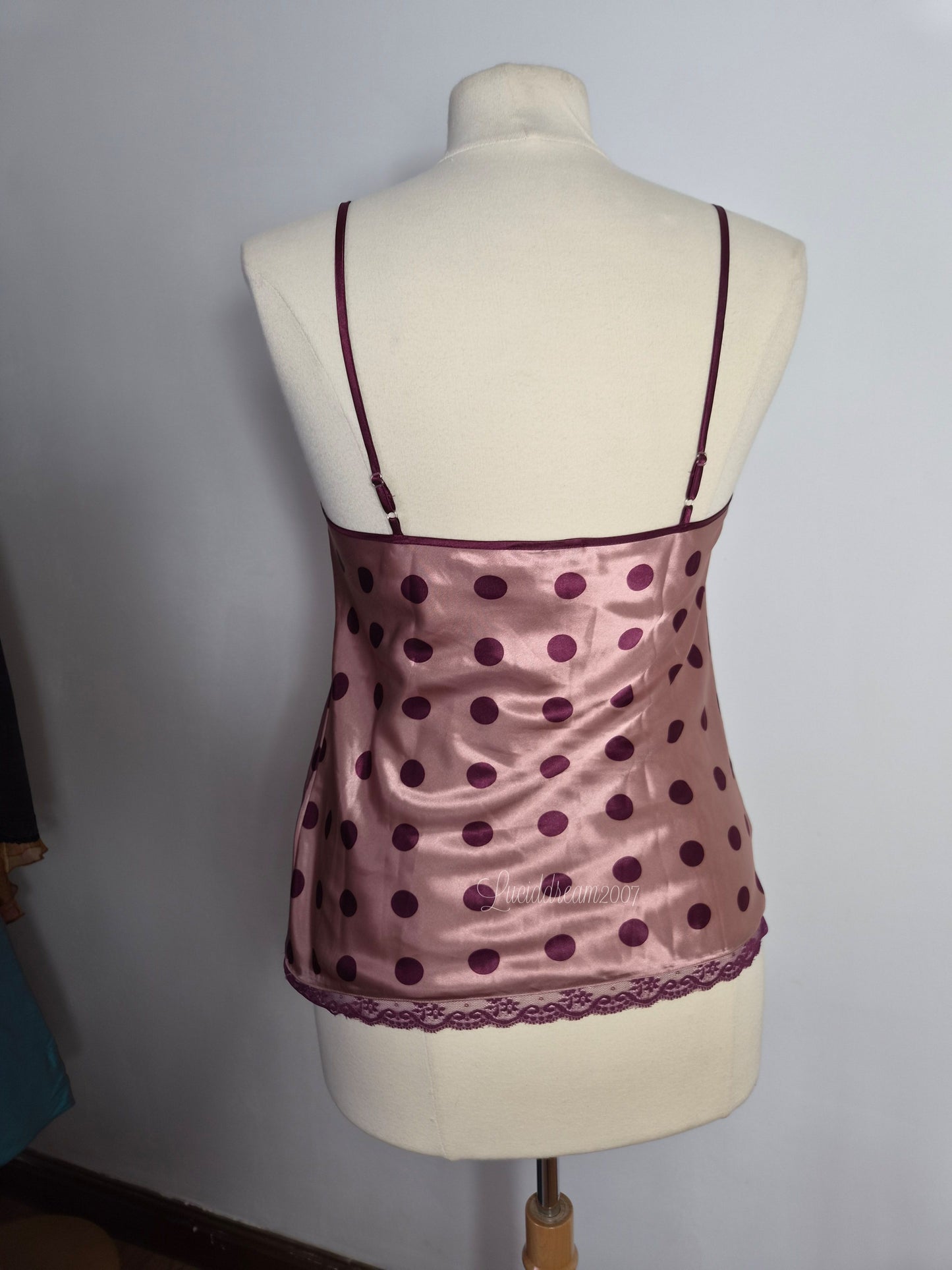 Haut satiné rose à pois