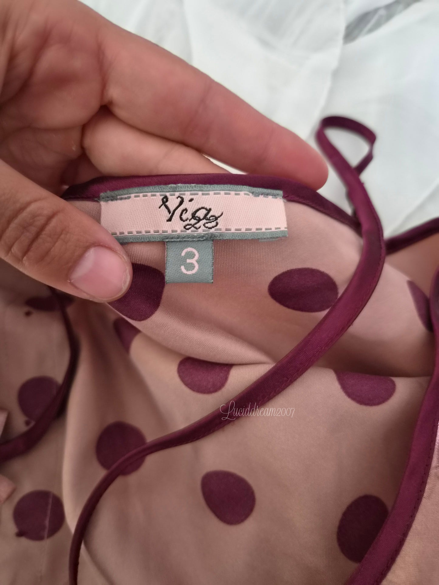 Haut satiné rose à pois