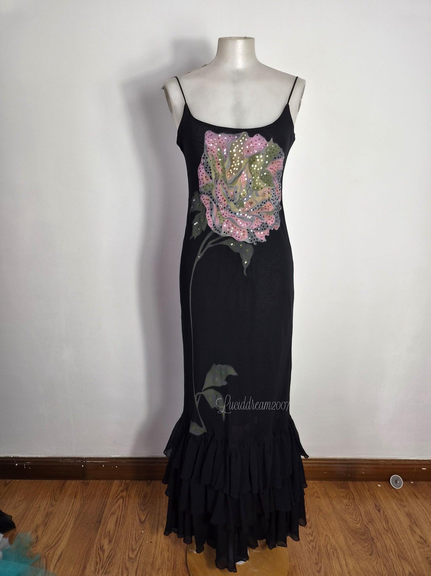 Robe dos nu noire motif fleur