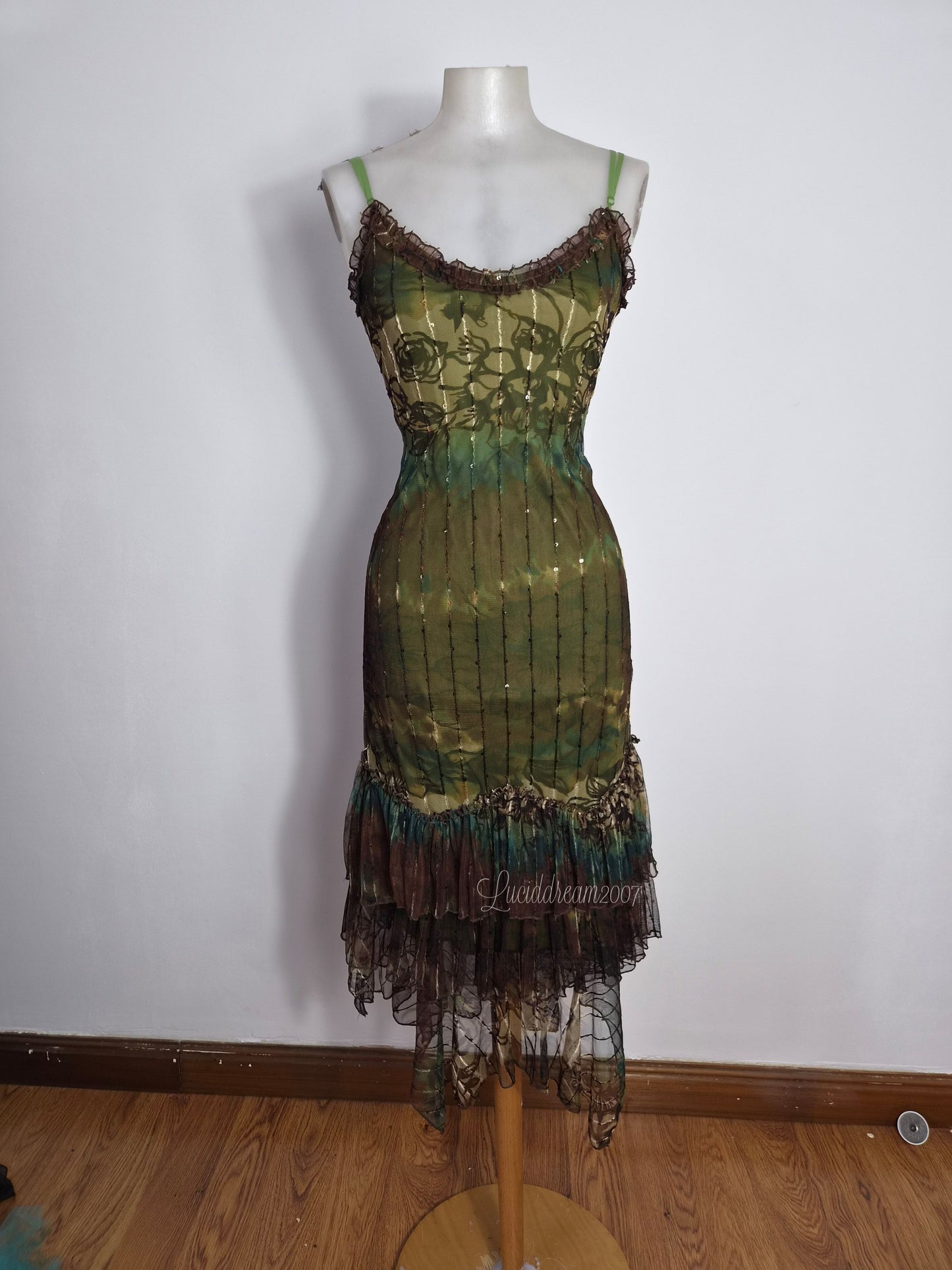 Green lace dress