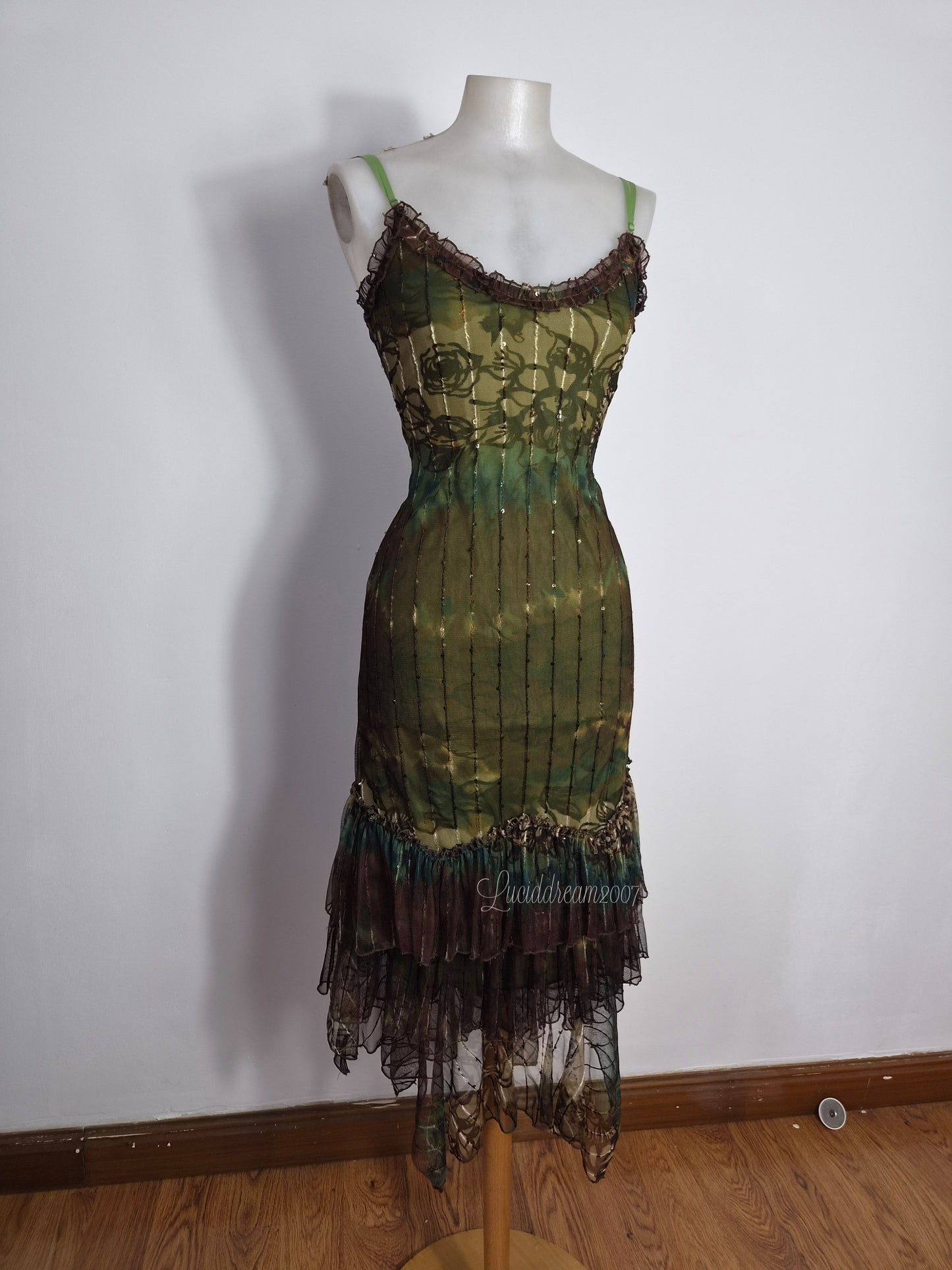 Green lace dress