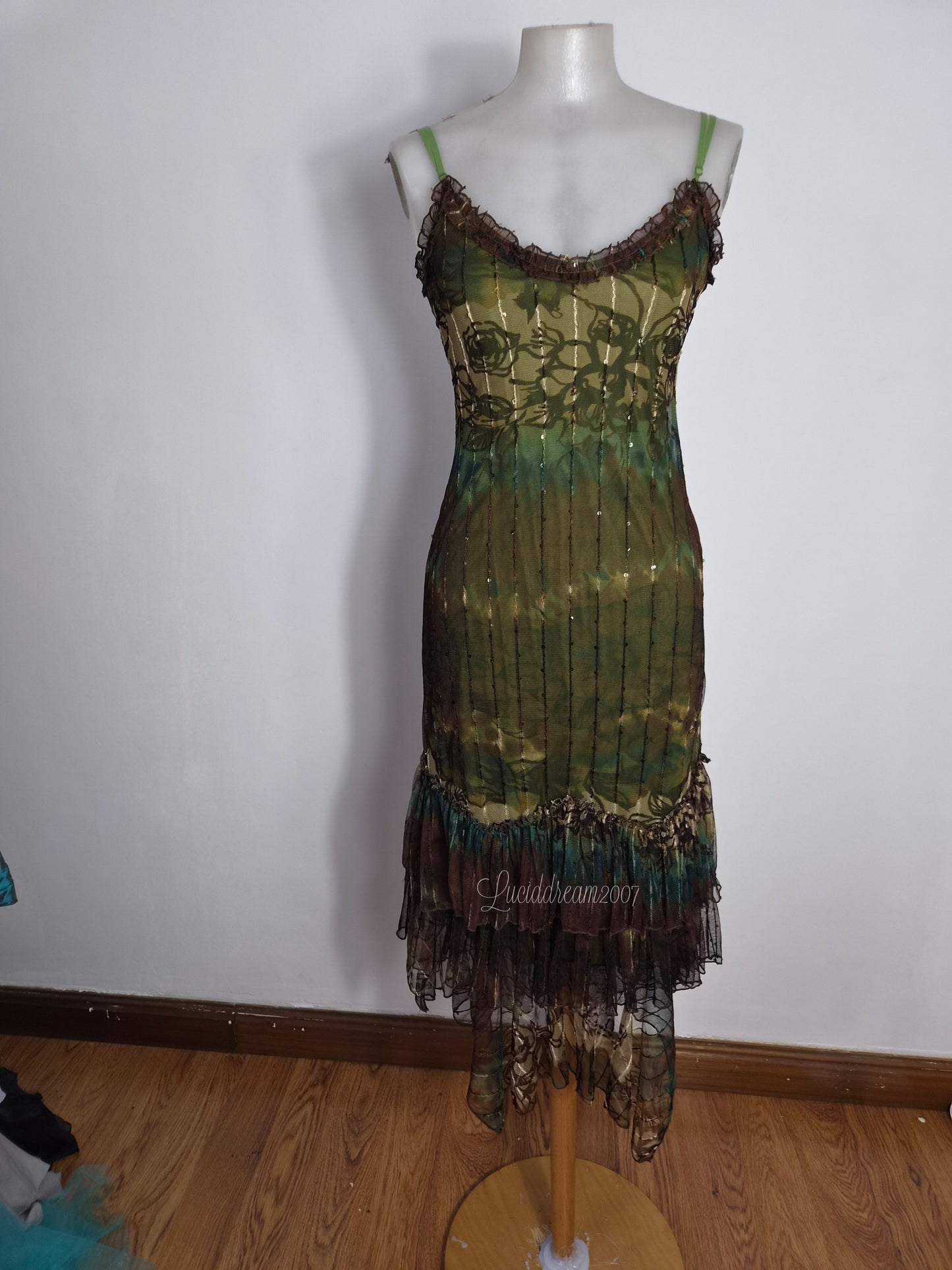 Green lace dress