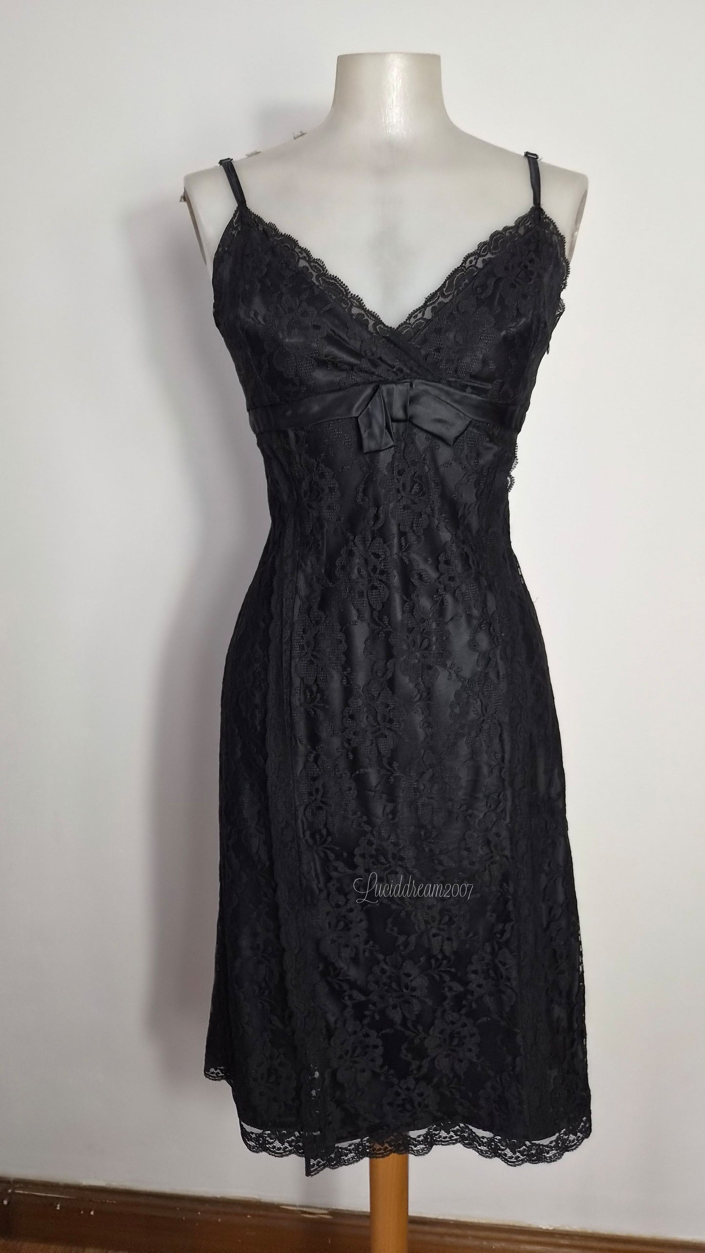 Black lace dress