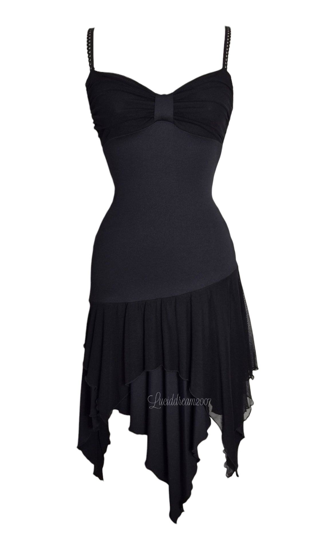Robe noire asymétrique détails voile