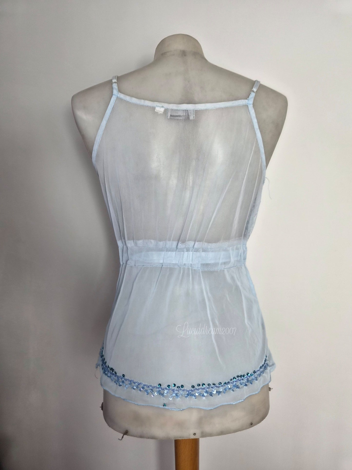 Haut en voile bleue brodé