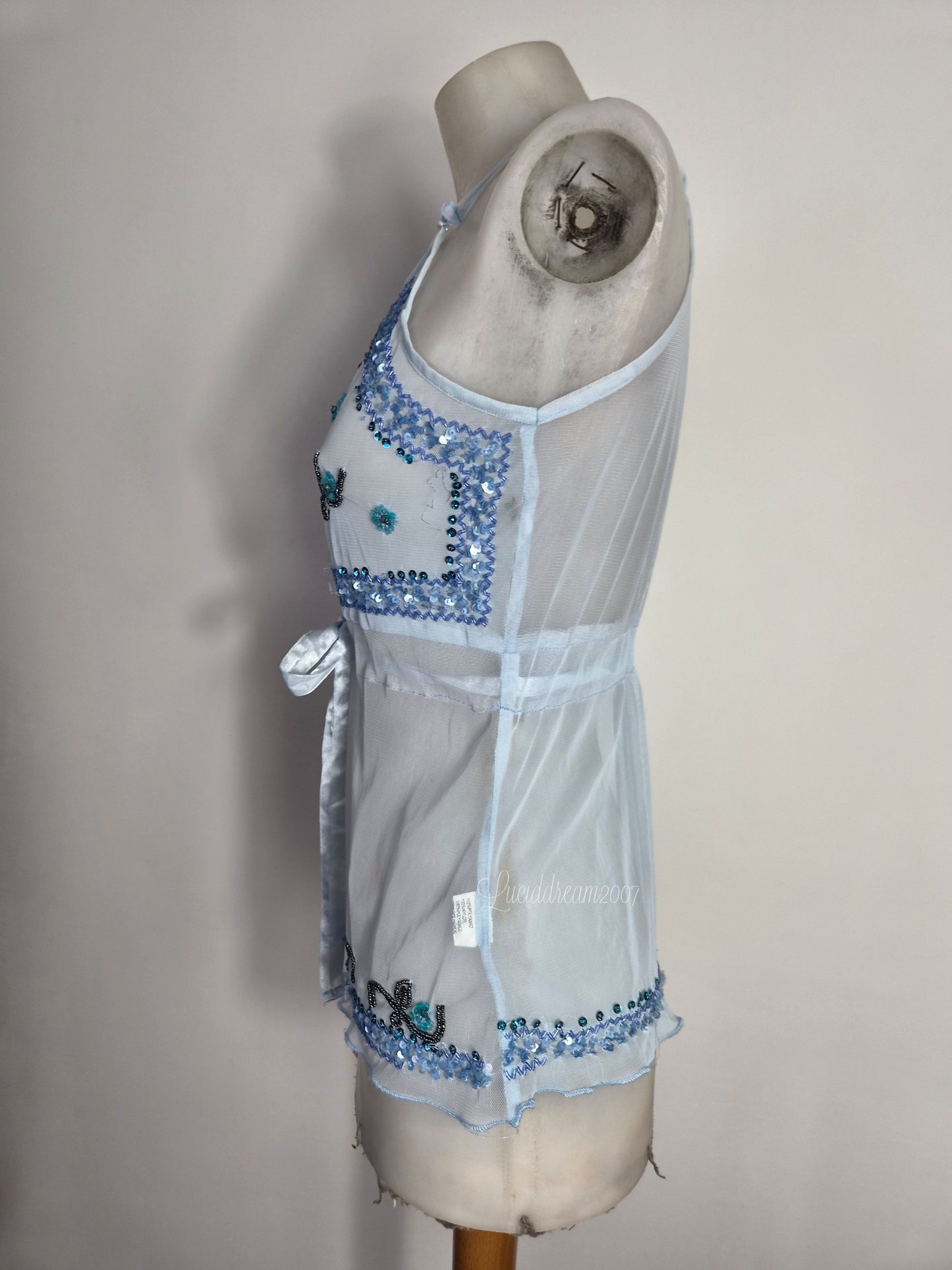 Haut en voile bleue brodé