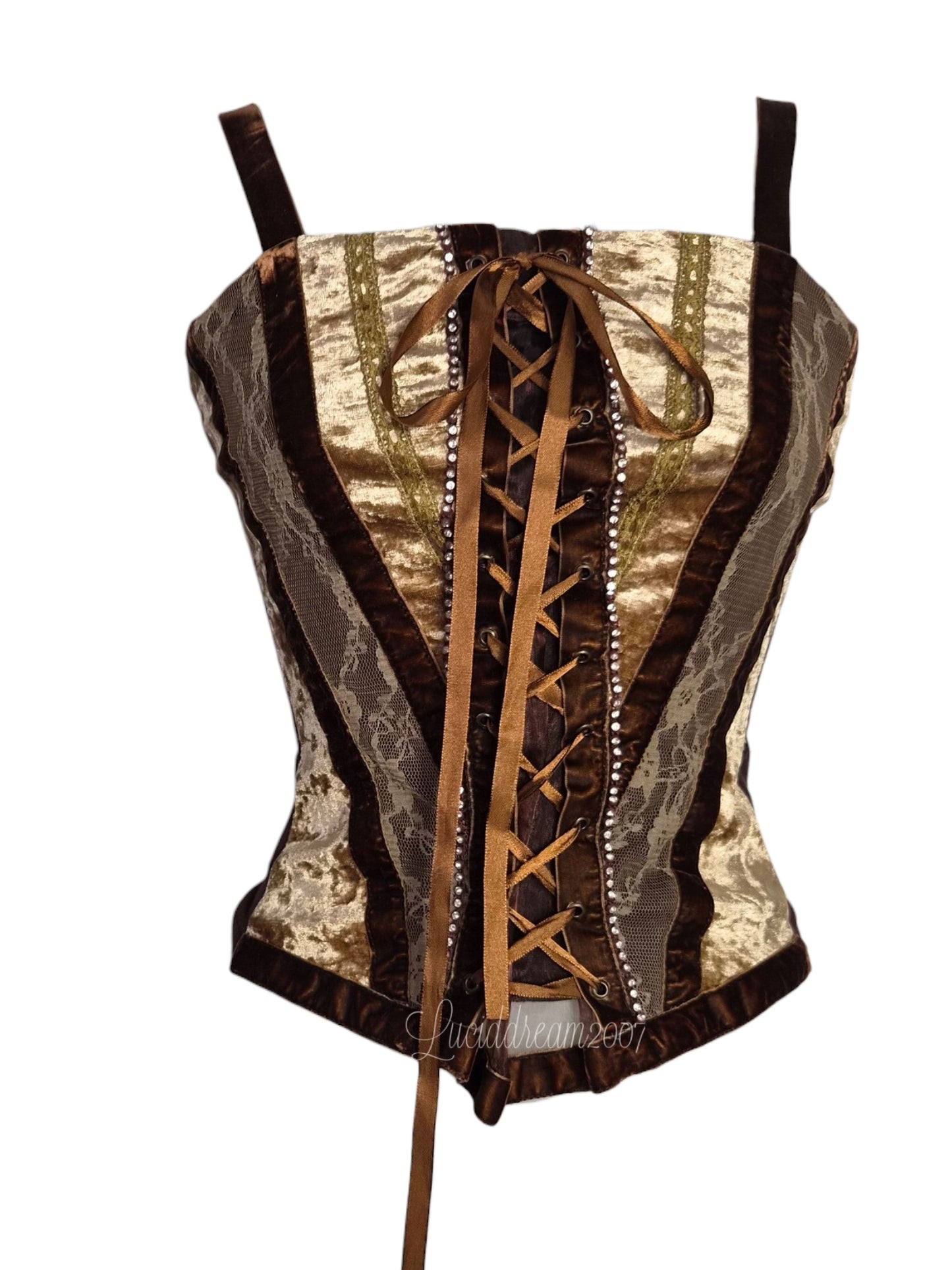 Haut vintage medivalcore en velours marron et doré avec dentelle et satin. Présence d'un laçage esprit corset. Haut dark fairy sorti d'une reverie.