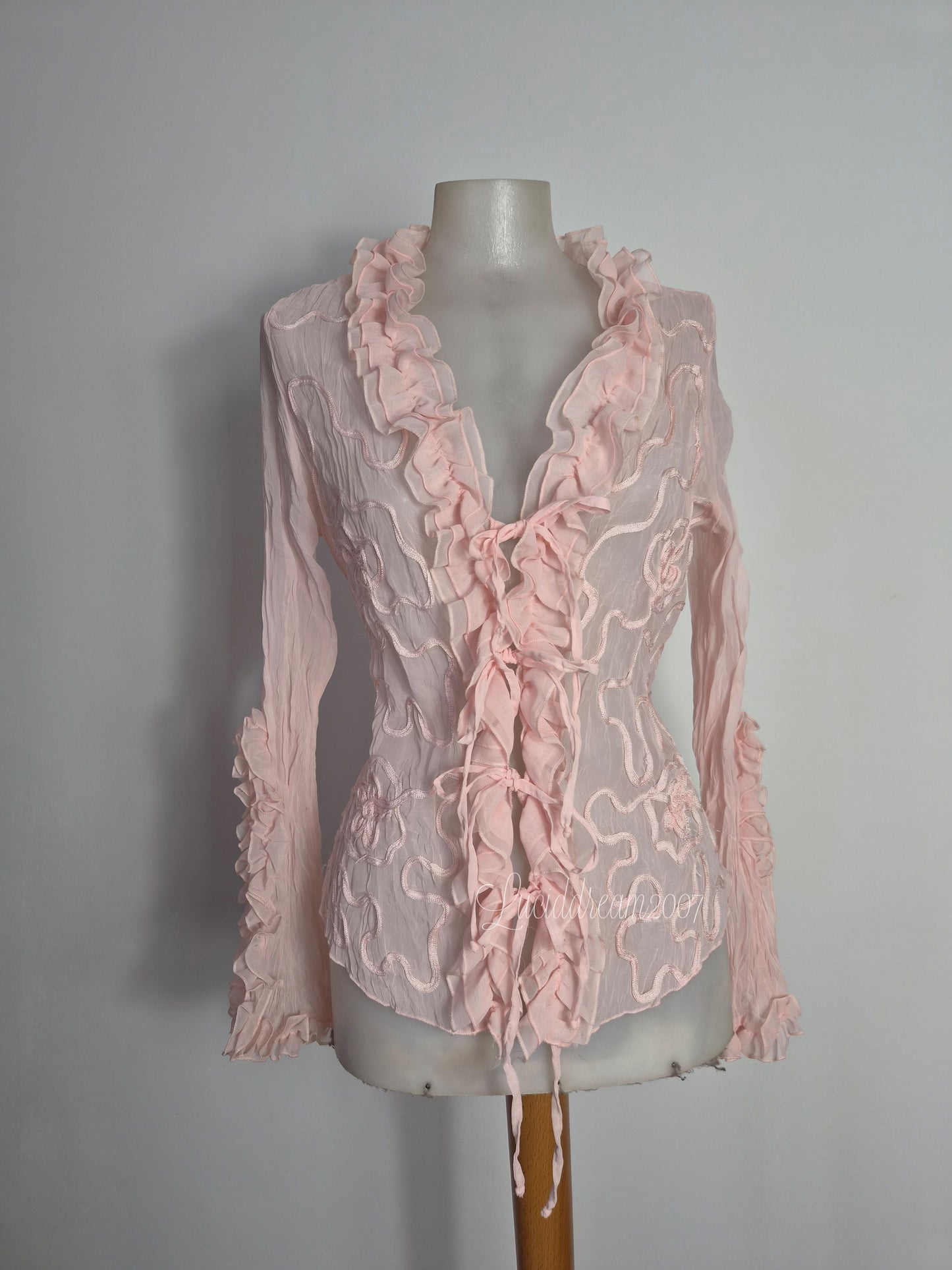 Chemisier en voile brodé rose