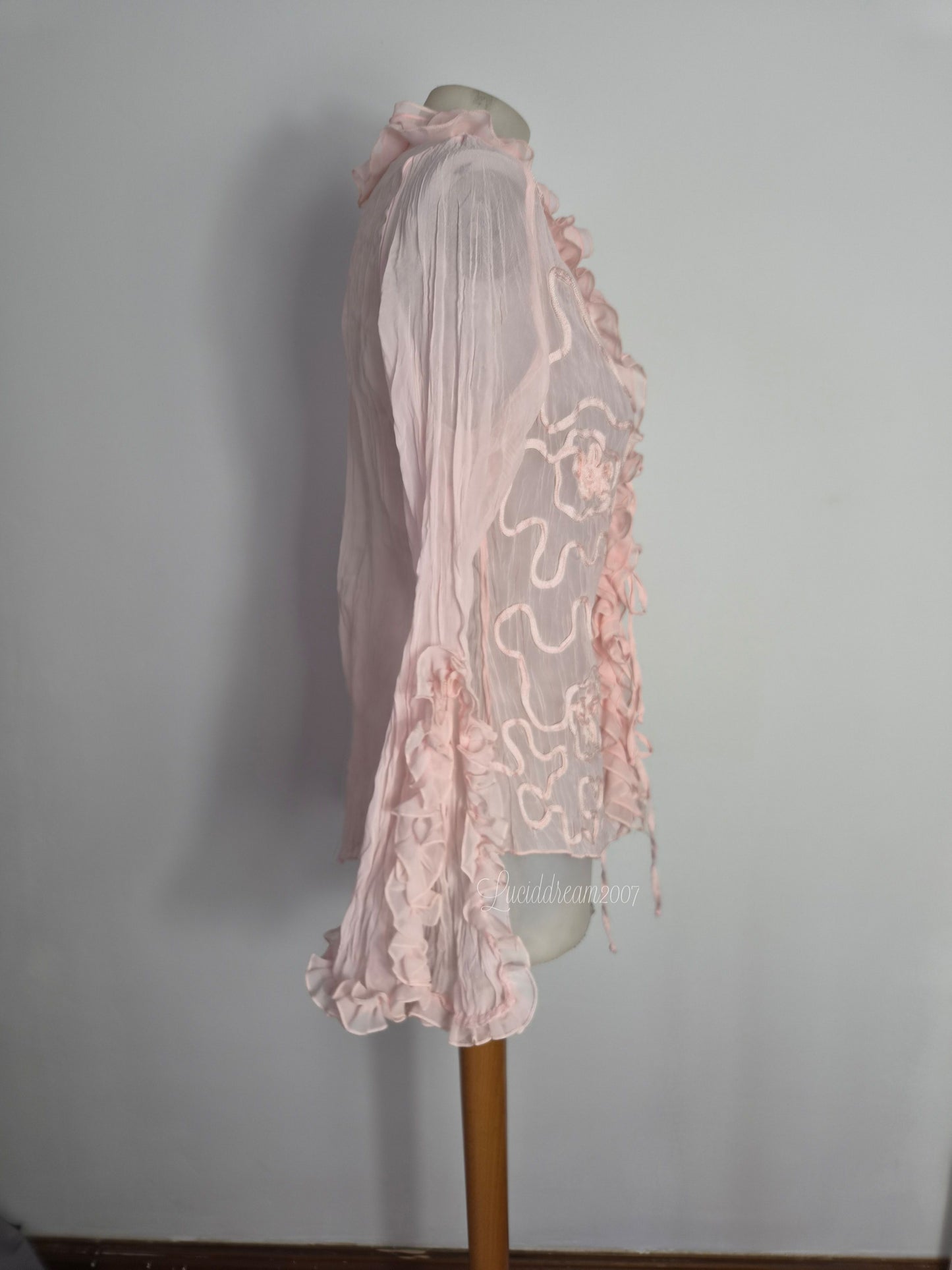 Chemisier en voile brodé rose